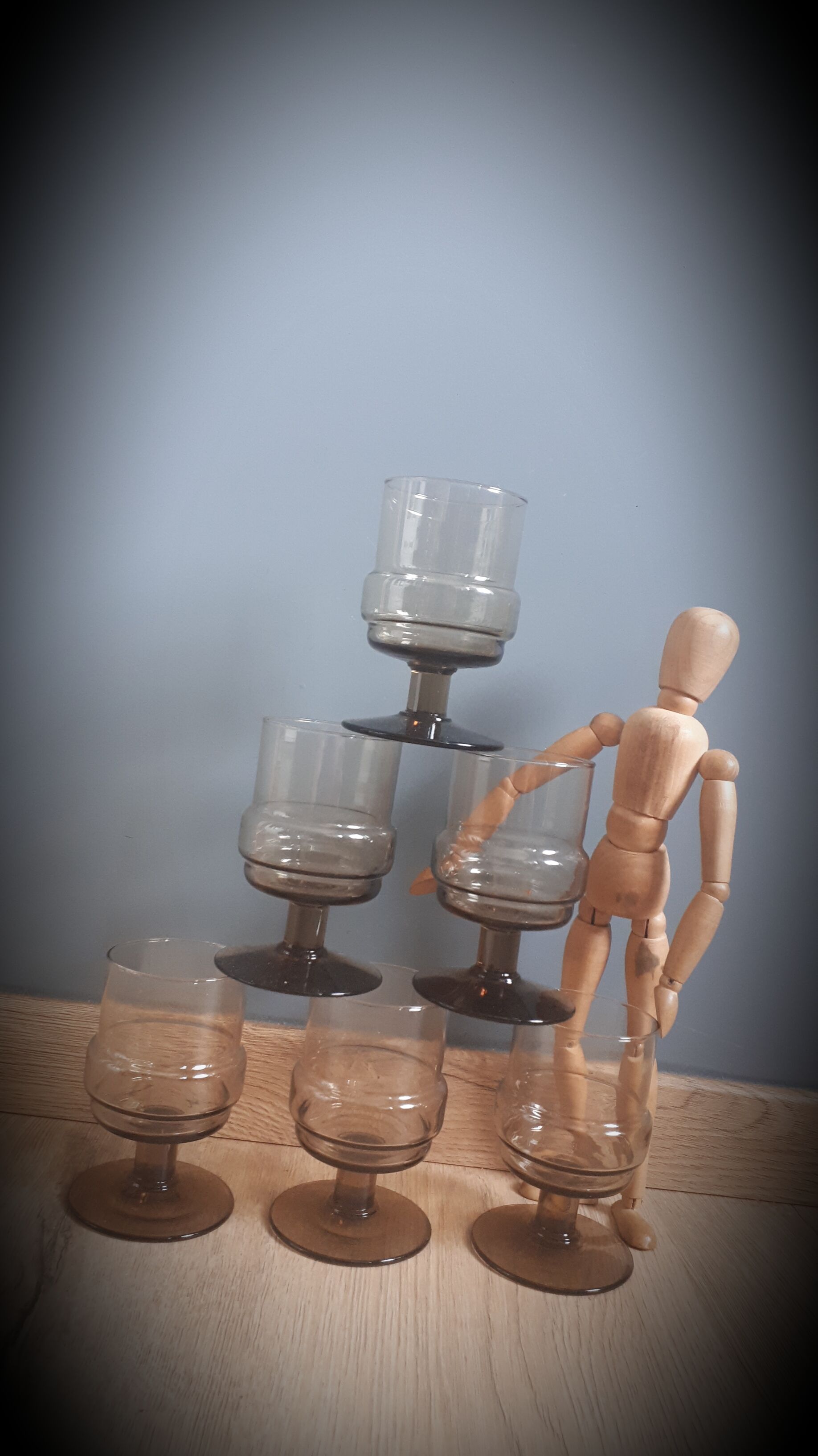 Set 6 vintage brown glasses