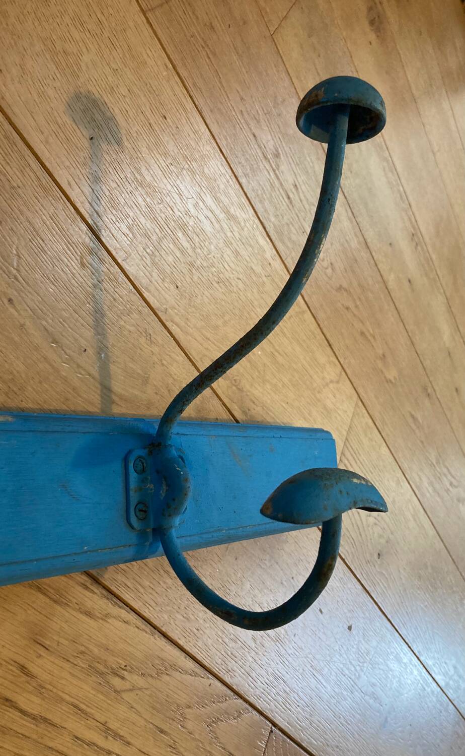 Wall-mounted coat rack with 7 hooks, length 191 cm