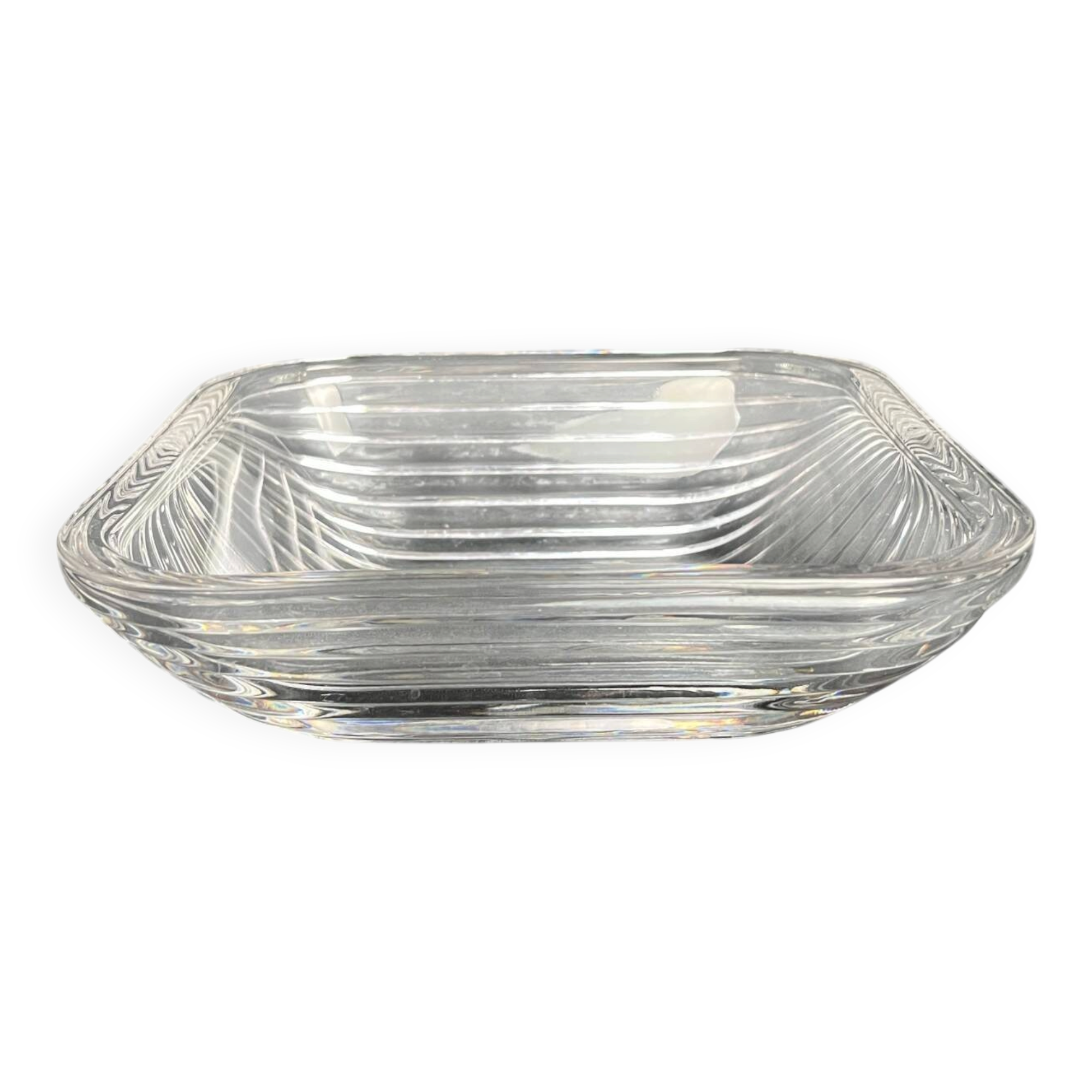Table art, 20th-century crystal fruit bowl.