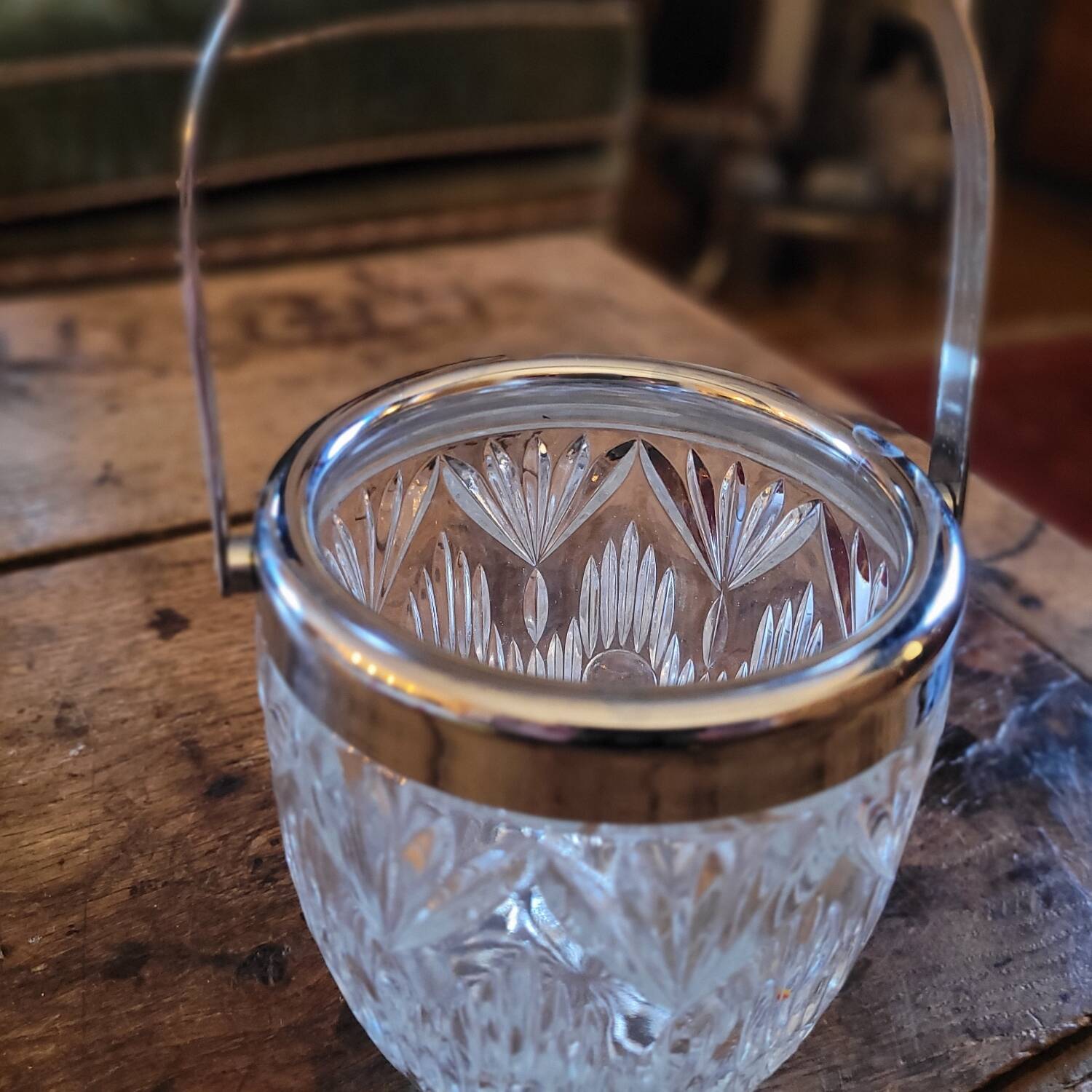 Cut glass ice bucket 50-70's
