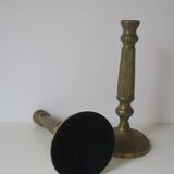 Paire d'anciens bougeoirs en laiton