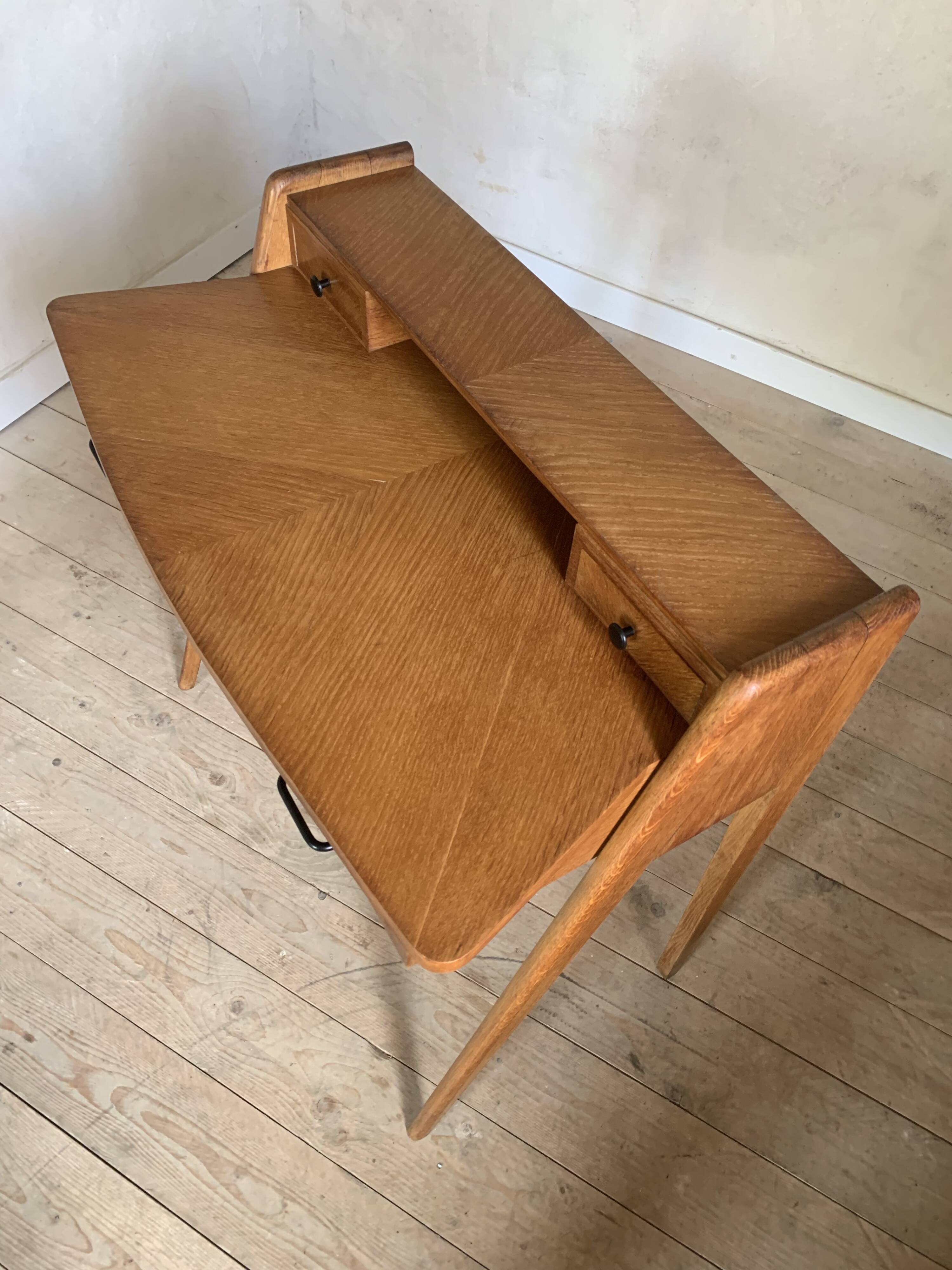 Foot oak writing desk