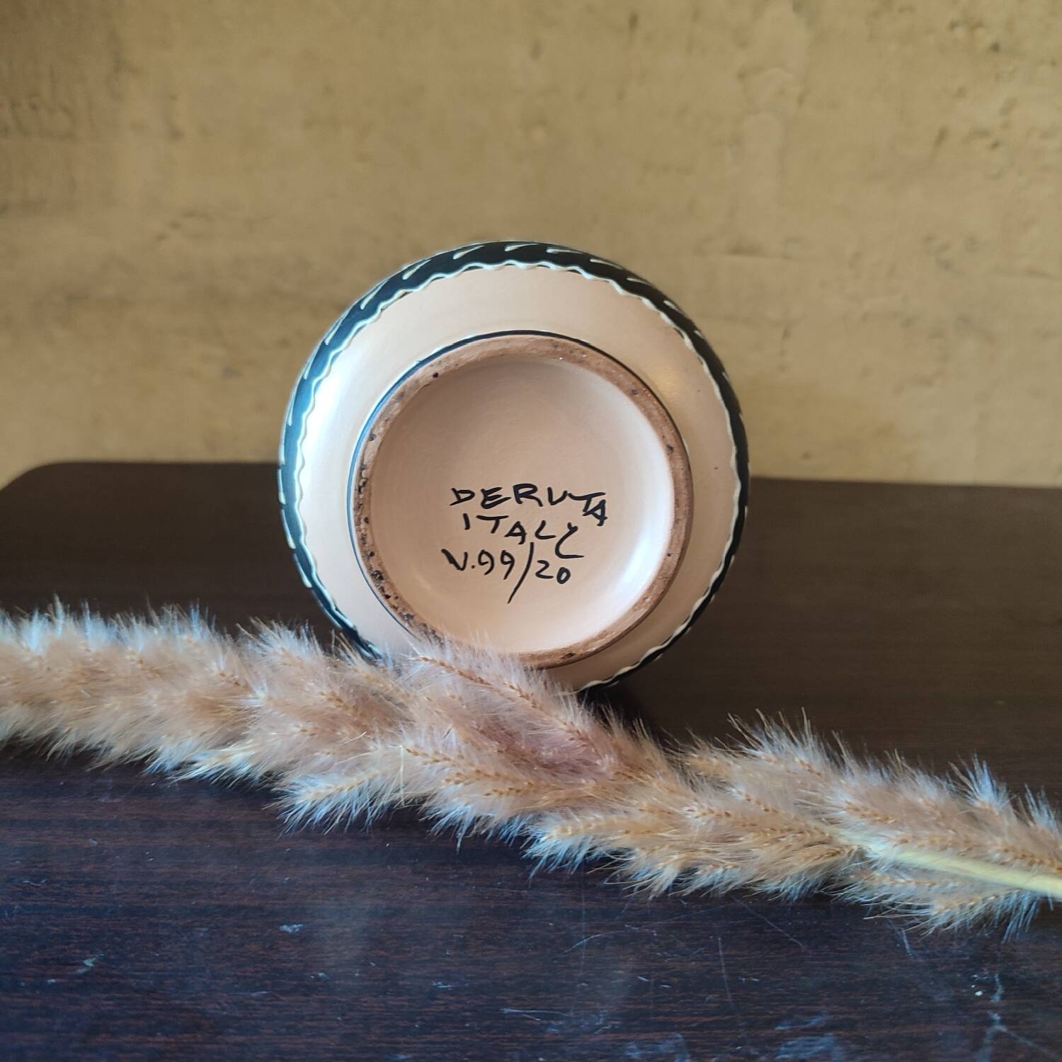 Maioliche Deruta ceramic vase