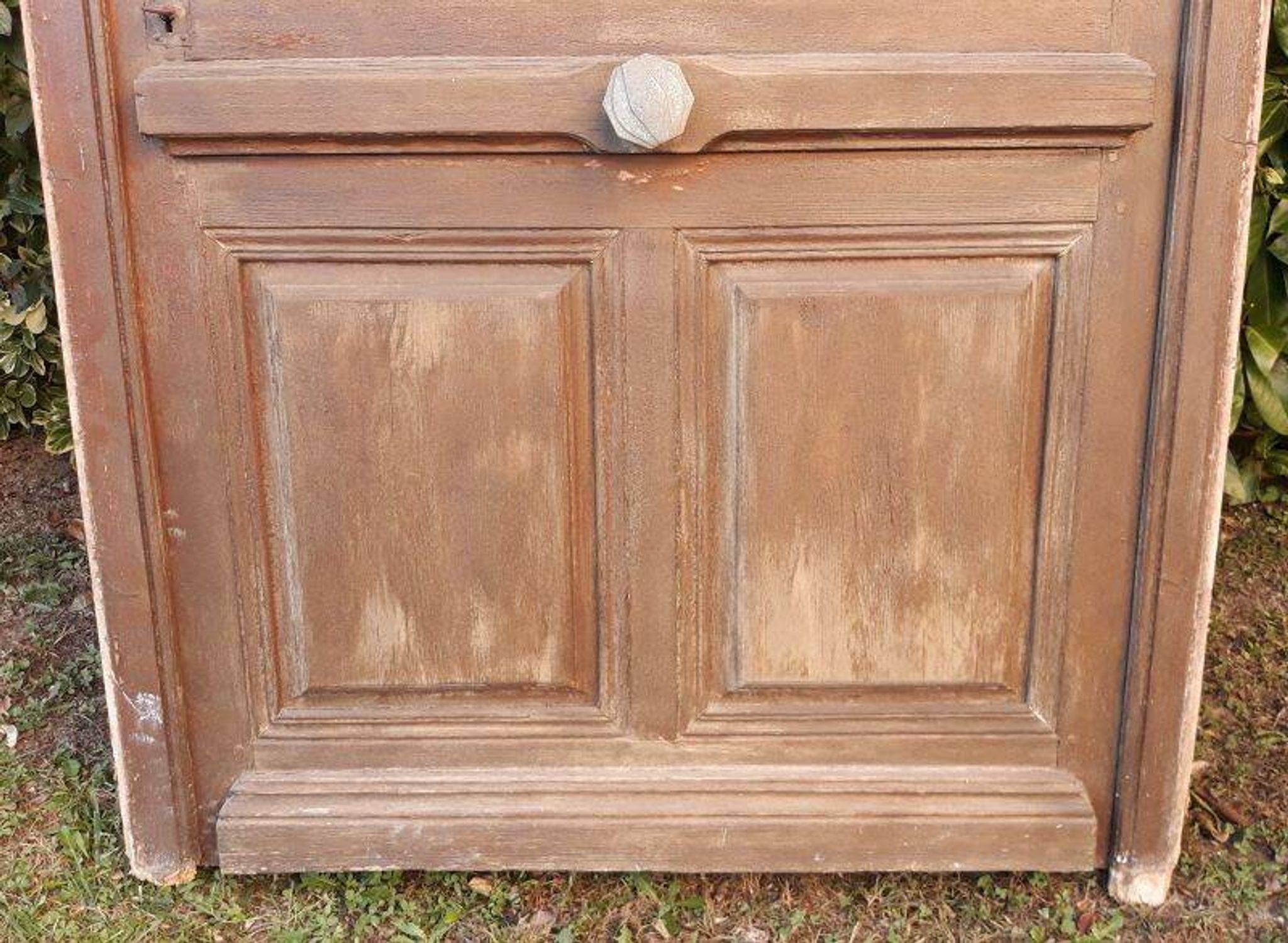 Porte d'entrée et son cadre imposte en verre translucide, début XXème