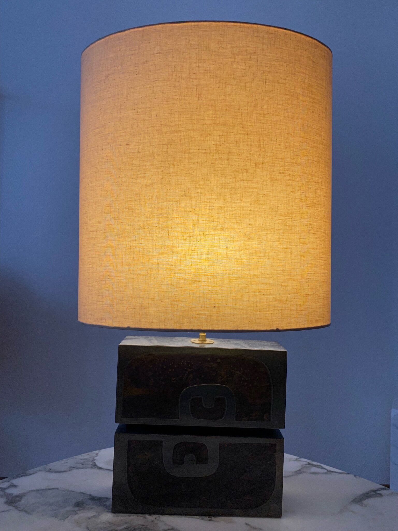 Lampe année 70 décor métal et bois