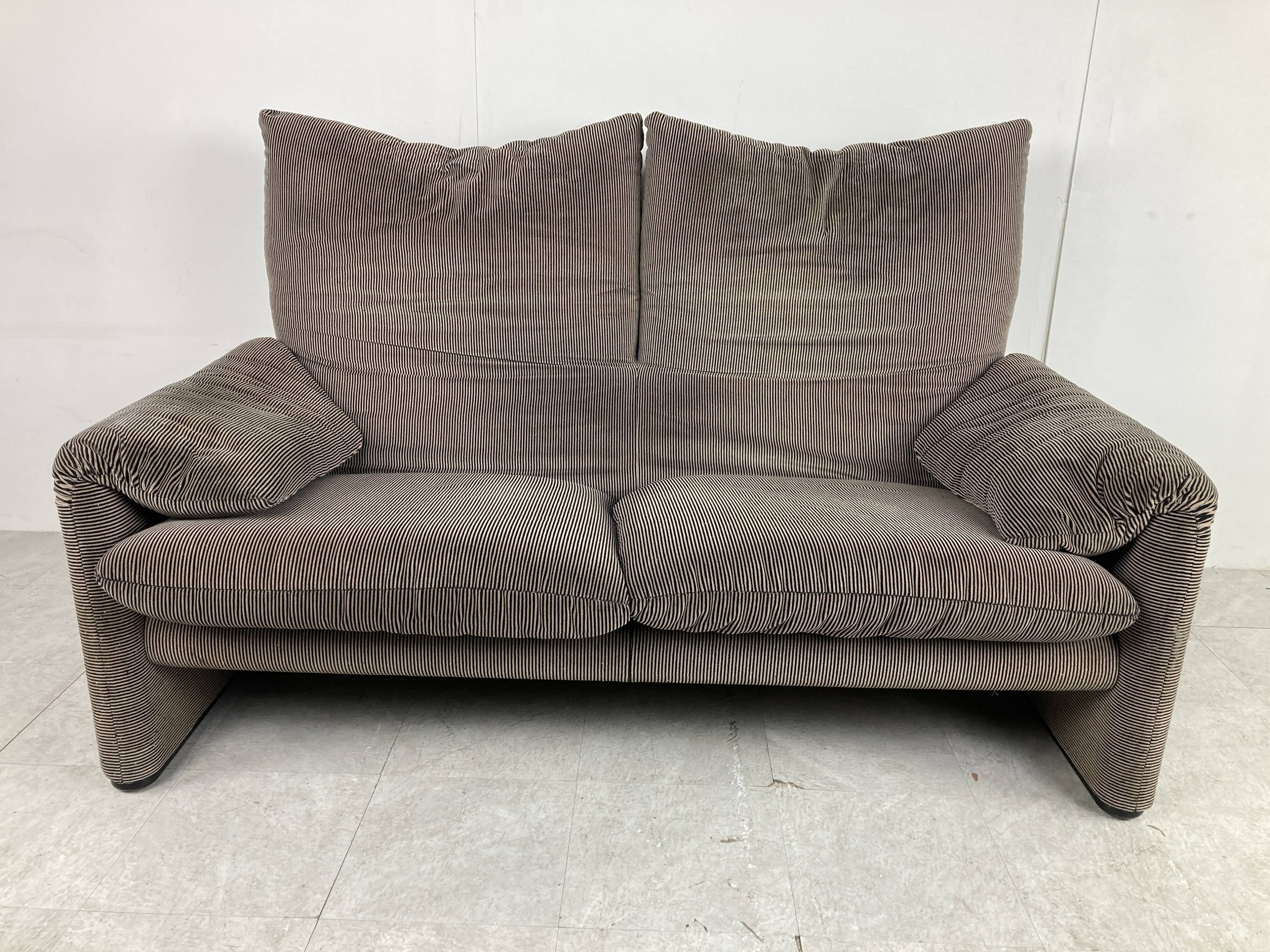 Maralunga sofa by Vico Magistretti for Cassina