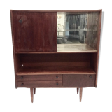 Buffet and bar