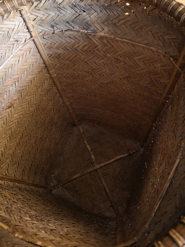 Basket in woven rattan, 1920s-1930s