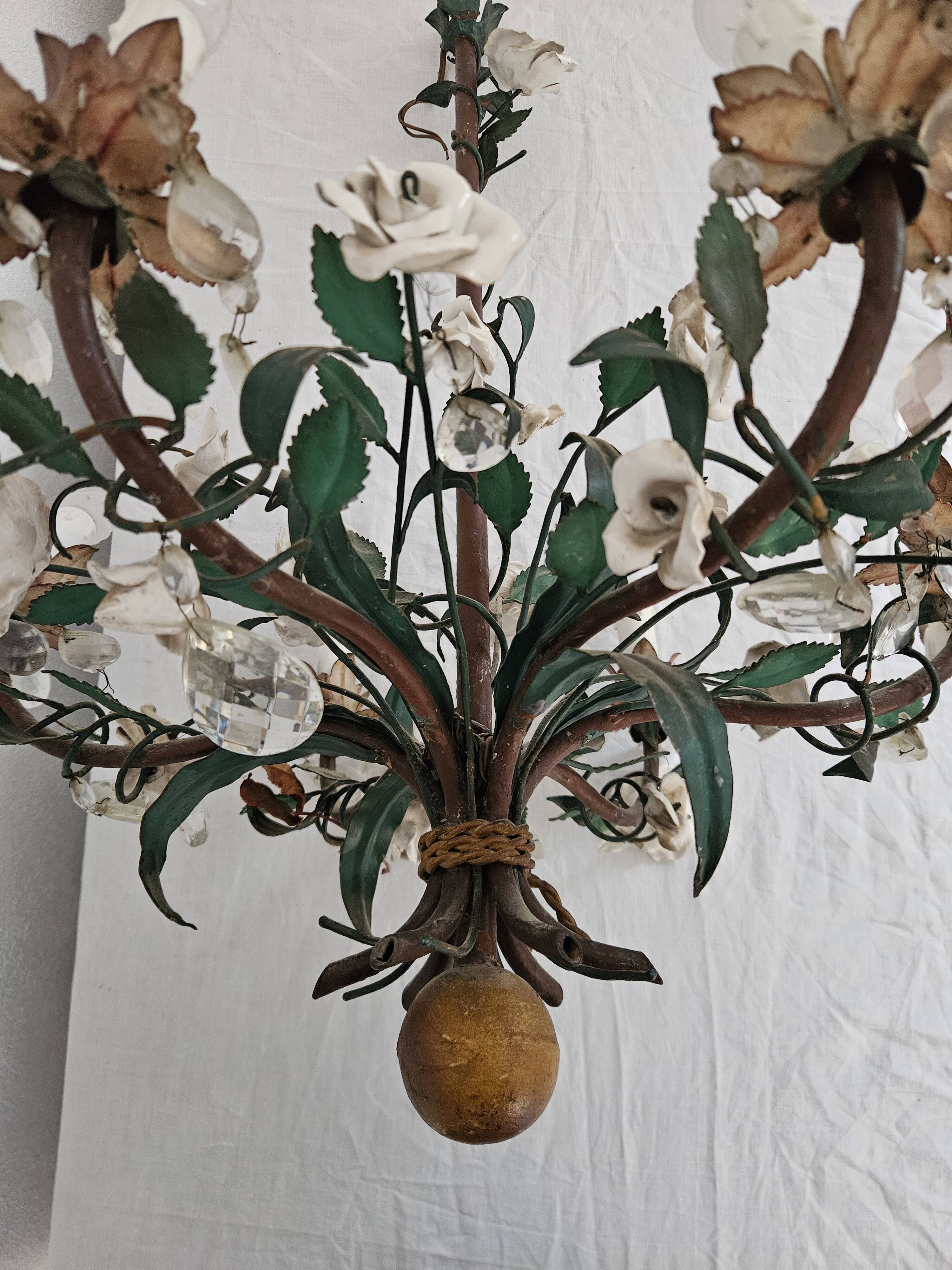 Chandelier with floral decoration