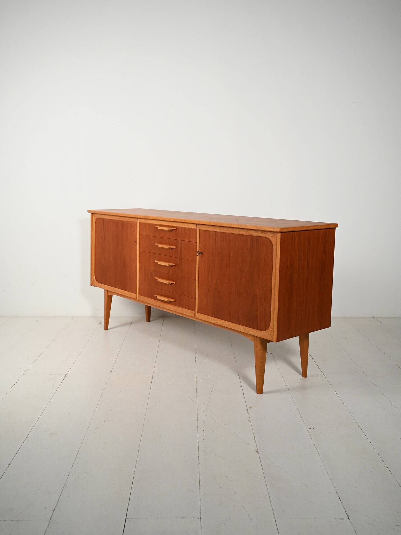 Scandinavian vintage Sideboard in Teak and Oak