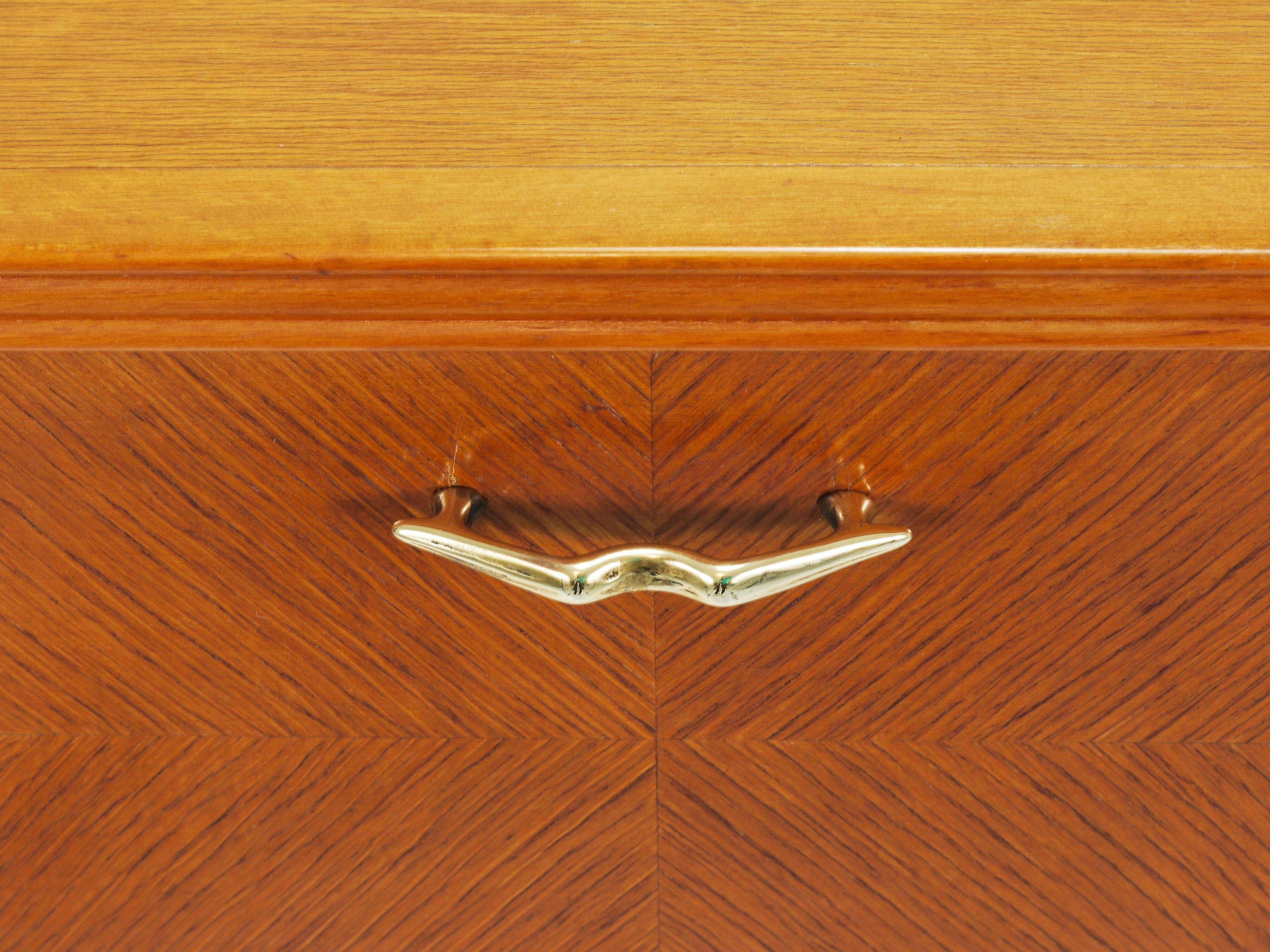 Gio Ponti bedside table in maple and walnut, La Permanente Mobili Cantù, 1940s