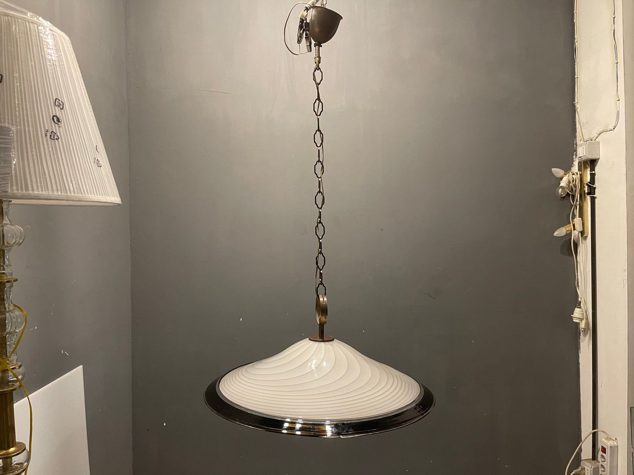 Suspension italienne noir et blanc en verre de murano