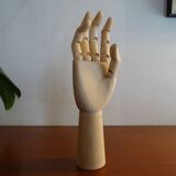 Articulated hand in raw wood