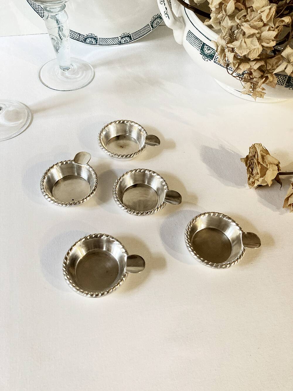Individual silver metal ashtrays