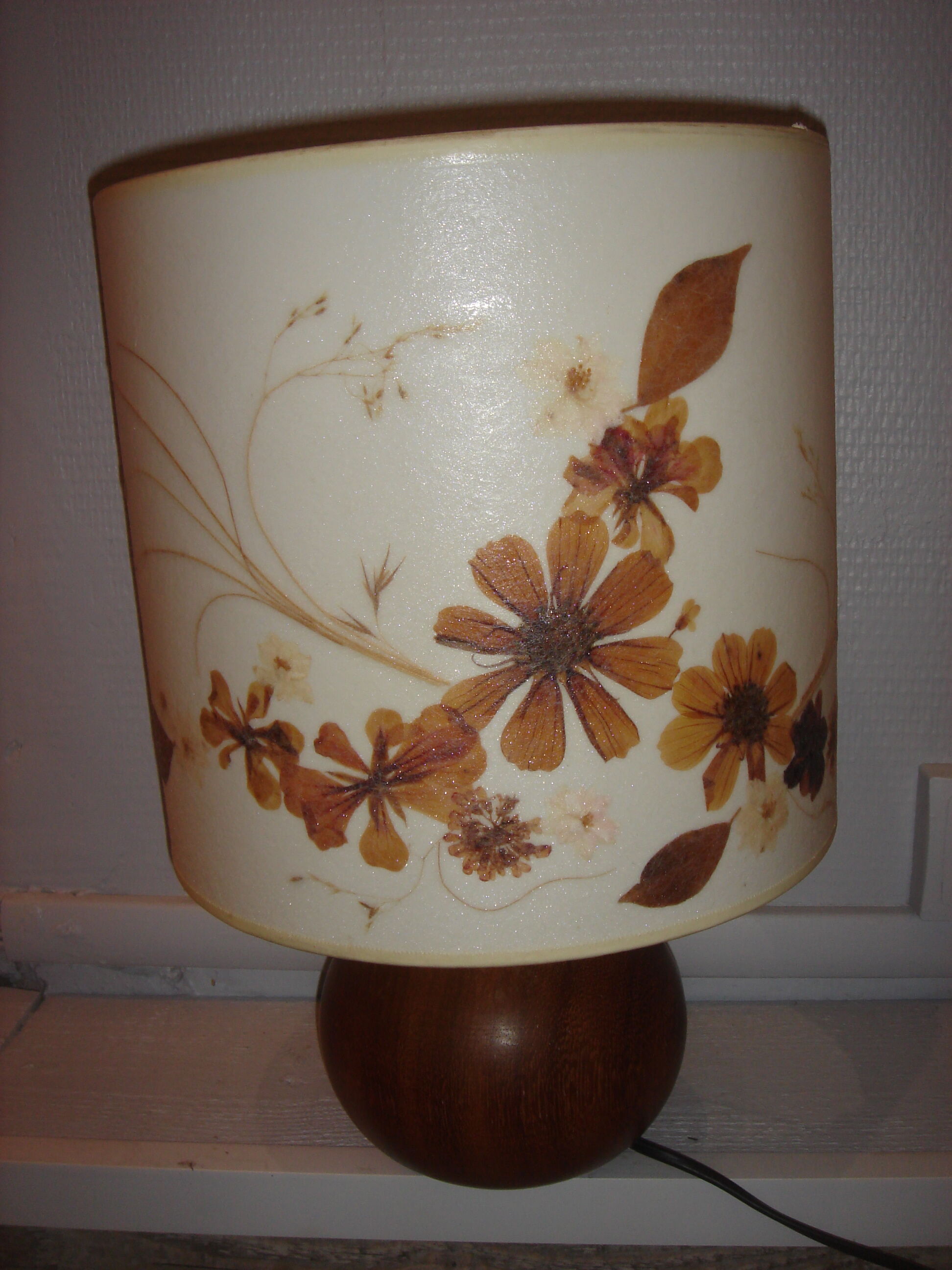 1970 Vintage lamp, ball tour, blinds wooden real flowers