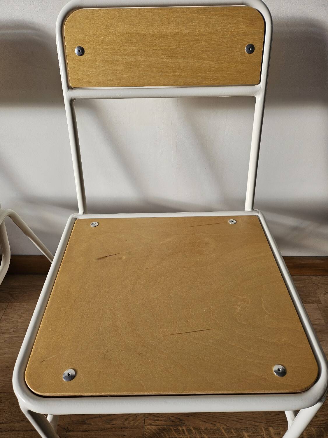 2 chairs once!