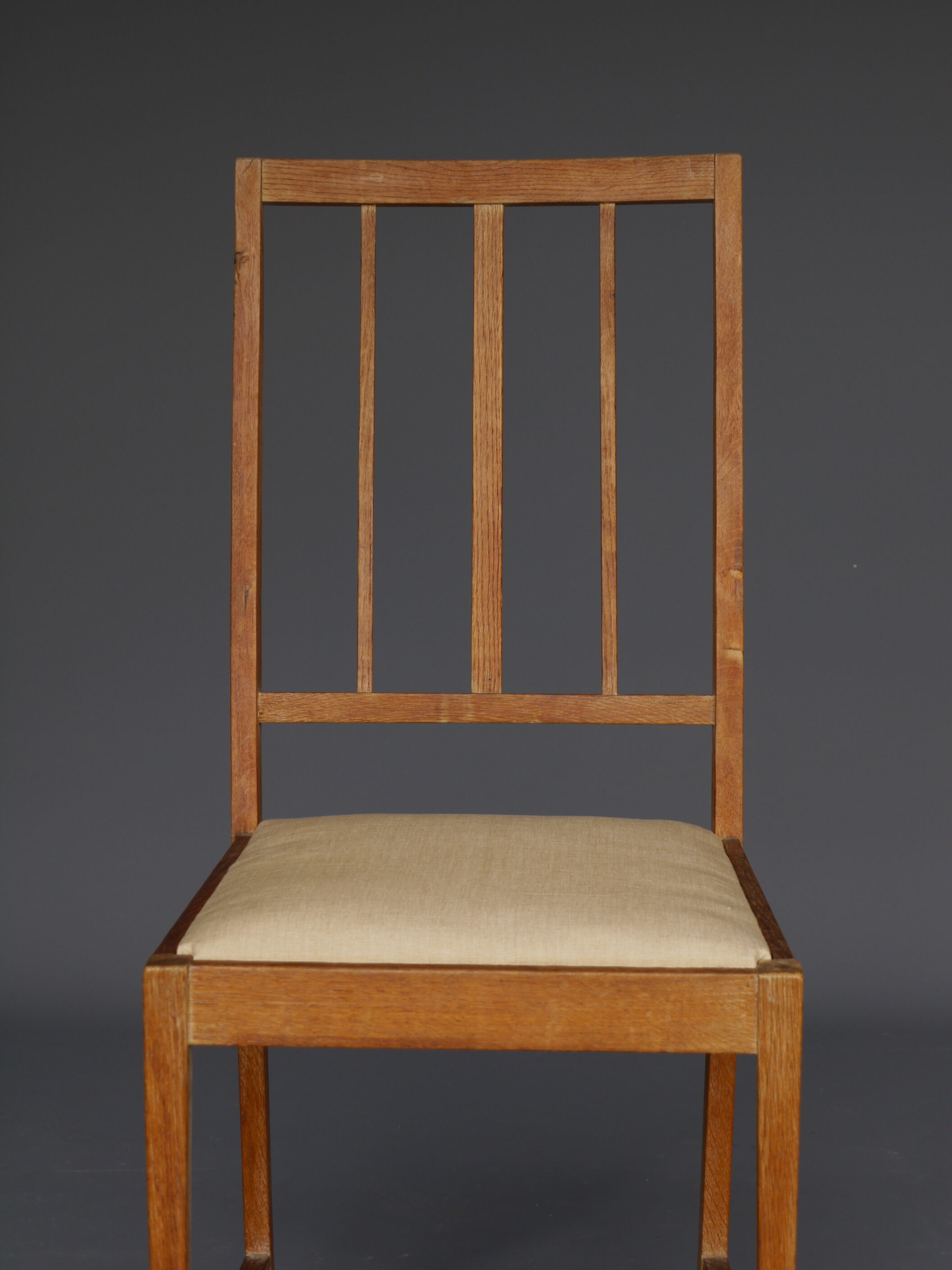 English arts & crafts oak side chair. 1930s
