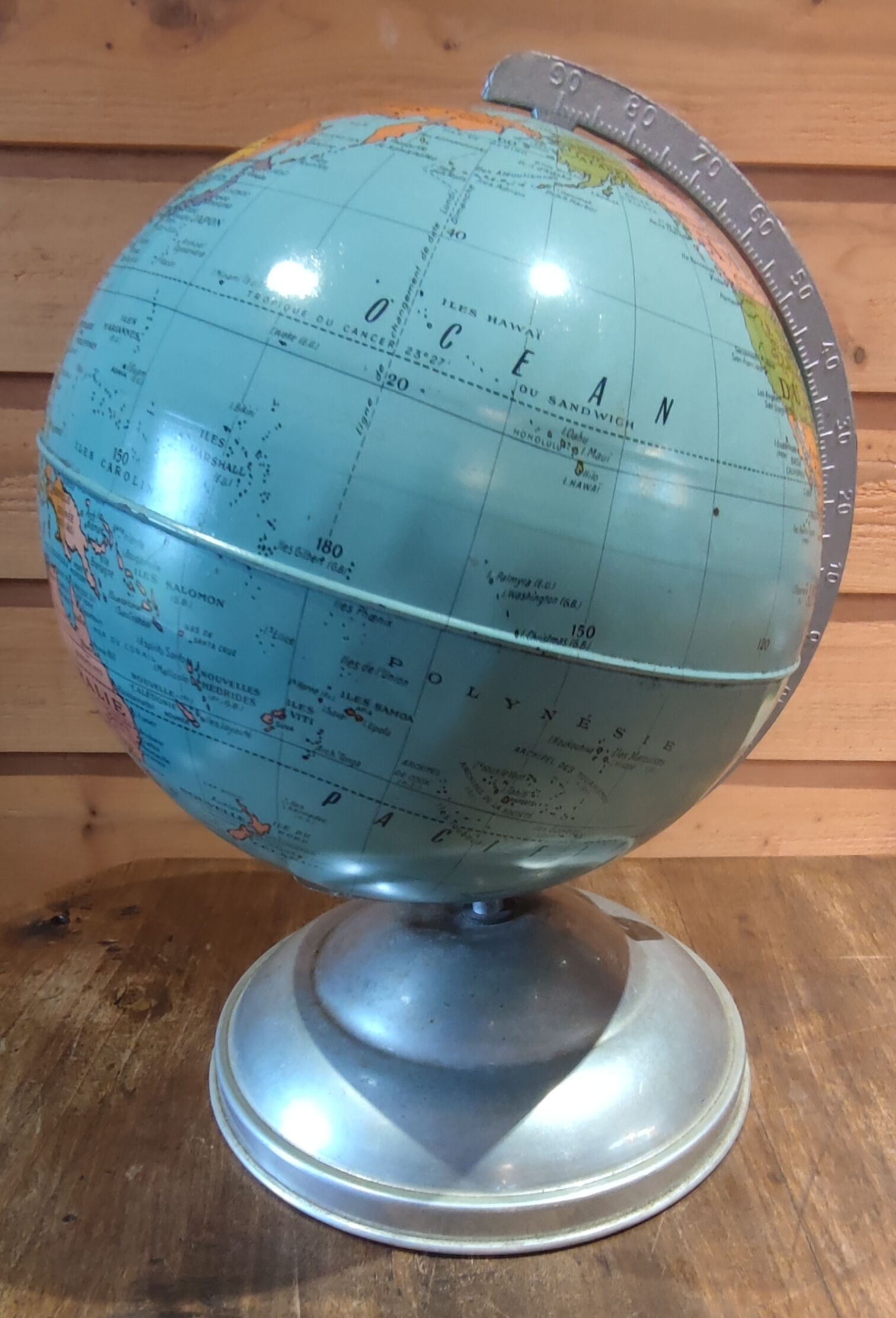 Vintage metal/Taride globe