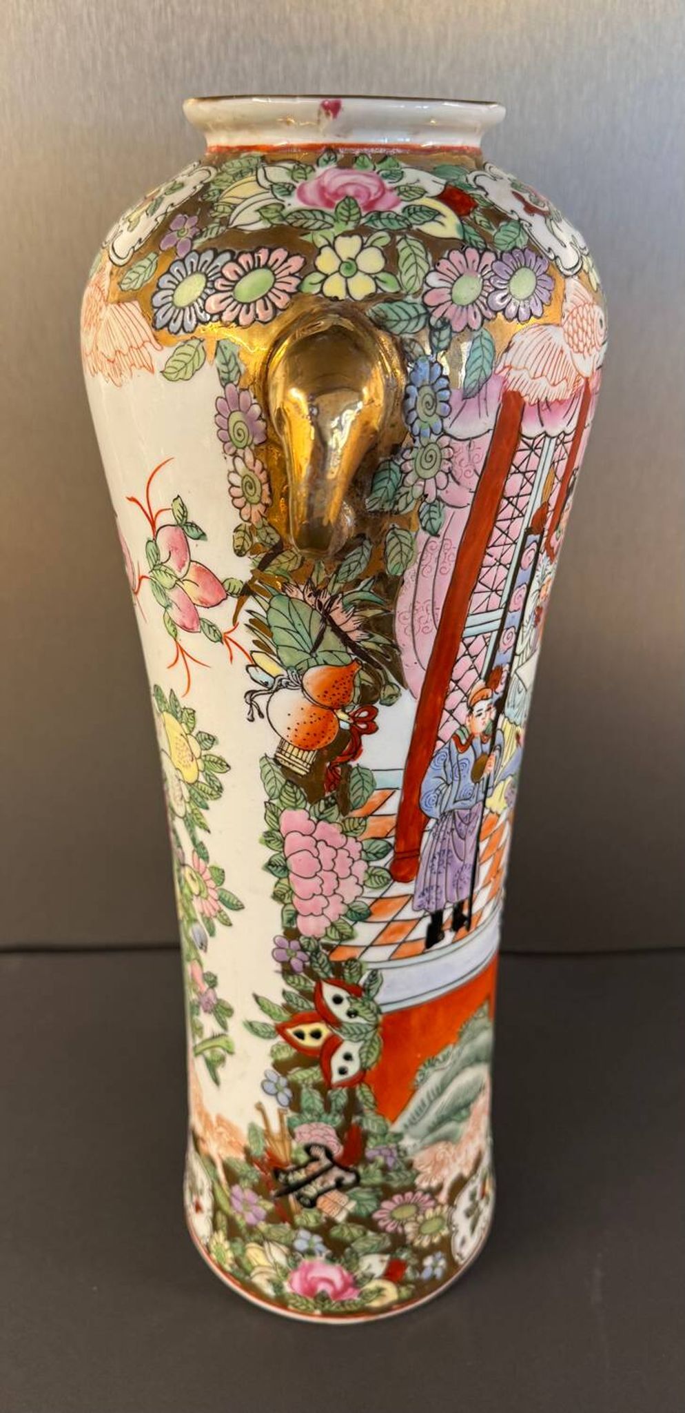 Vase en porcelaine émaillé XX siècle