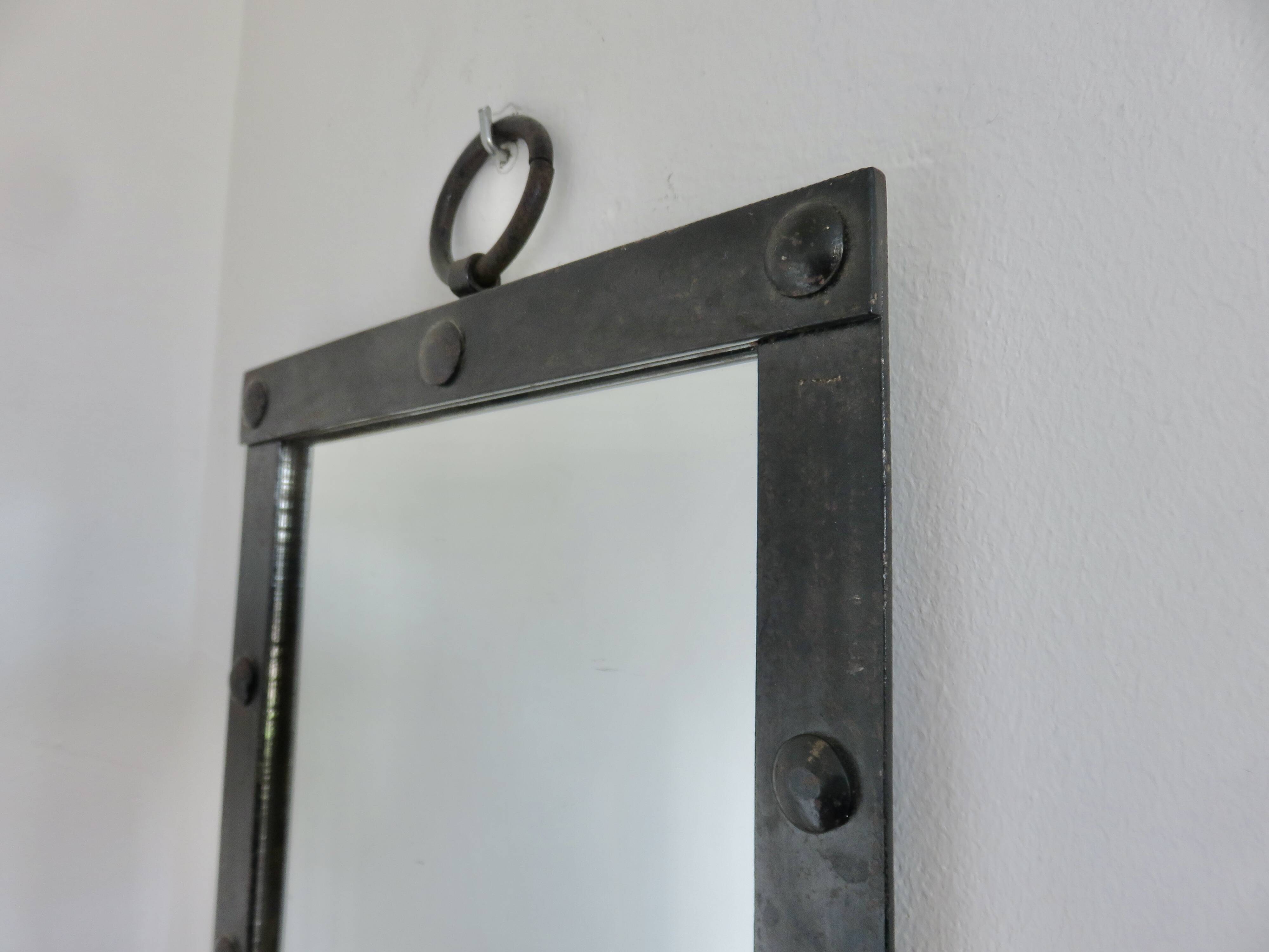 Miroir mural brutaliste en acier brut, années 40 50