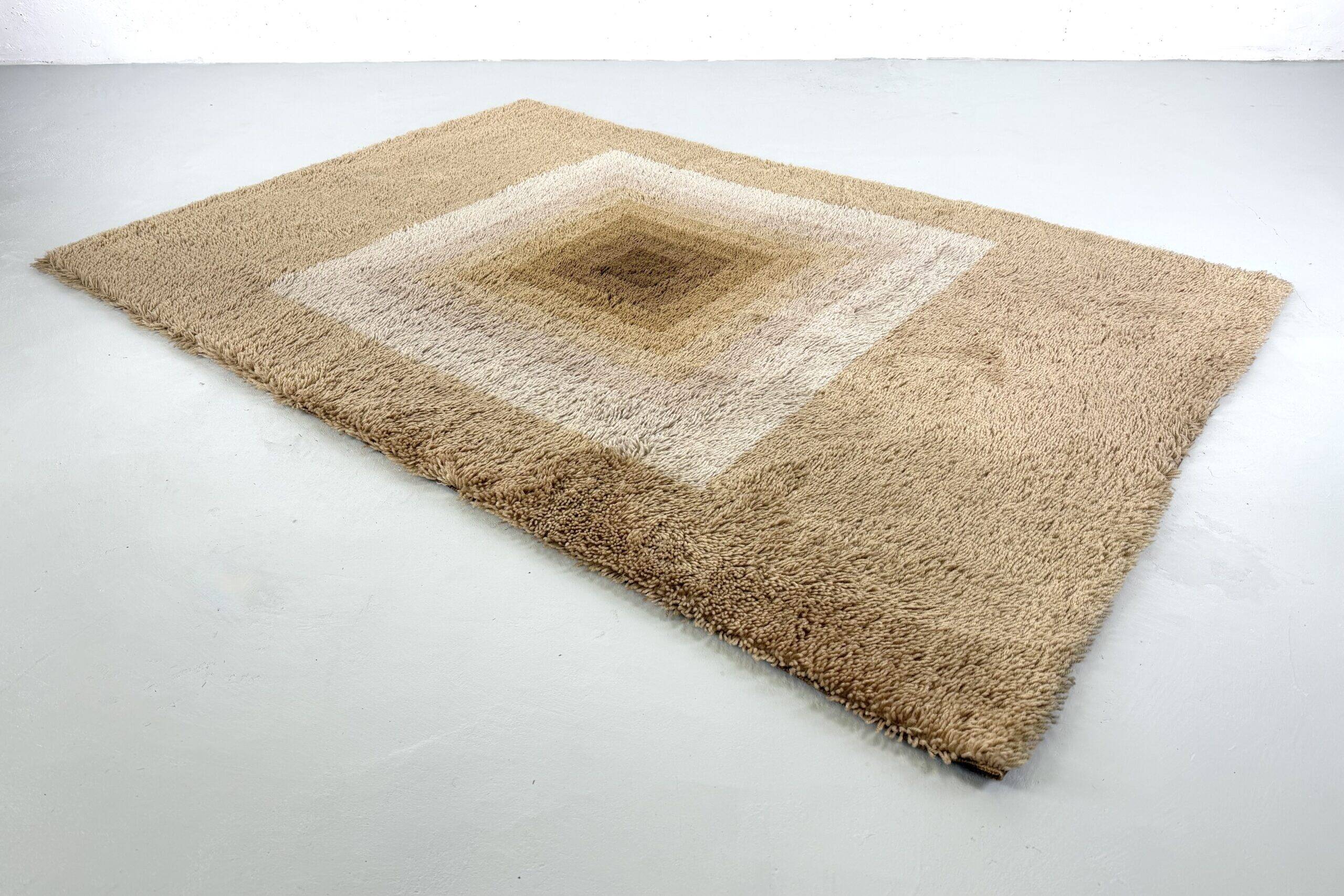 Wool rug attributed to Verner Panton for Tisca – 1970s