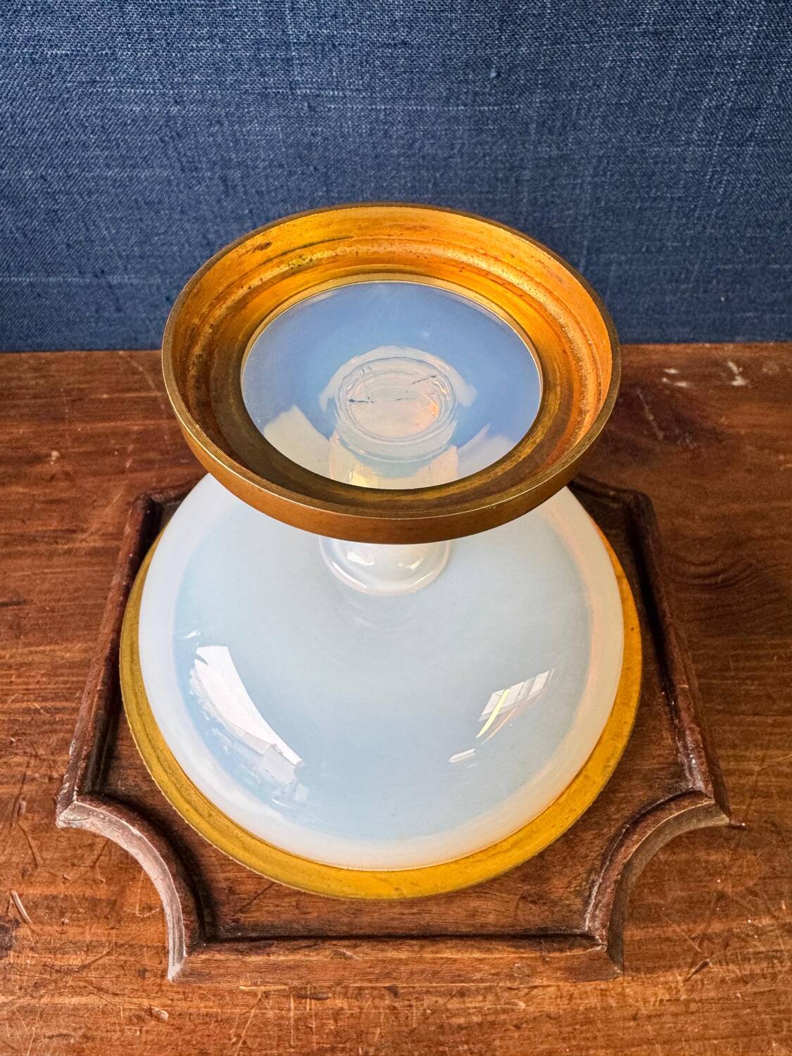 Coupe en opaline sur pied, époque Charles X
