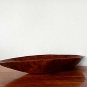Coupe oblongue en bois brutaliste