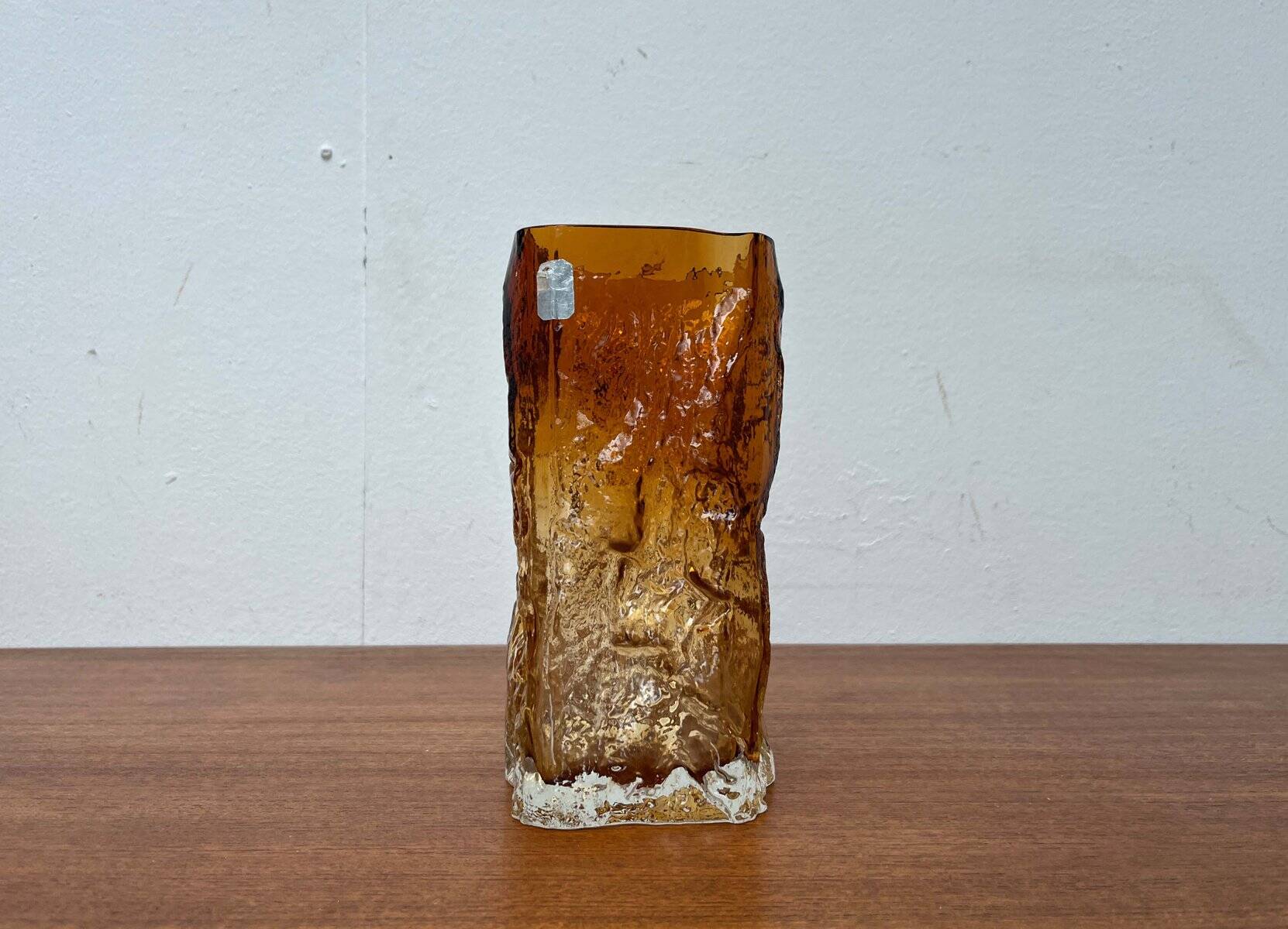 Mid-century modern glass vase by Kai Blomqvist for Kumela, Finland, 1960s.