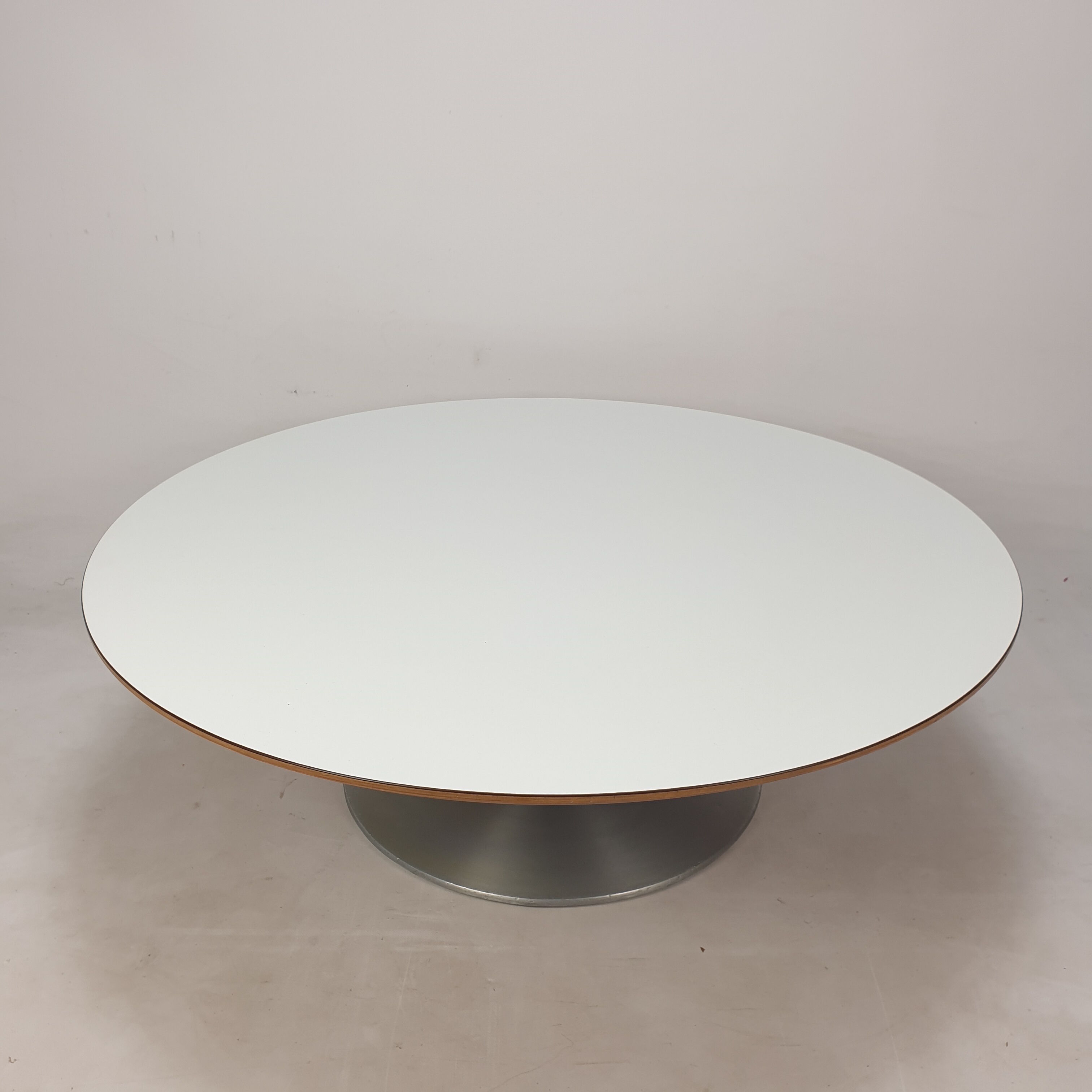 "Circle" Coffee Table by Pierre Paulin for Artifort, 1970's