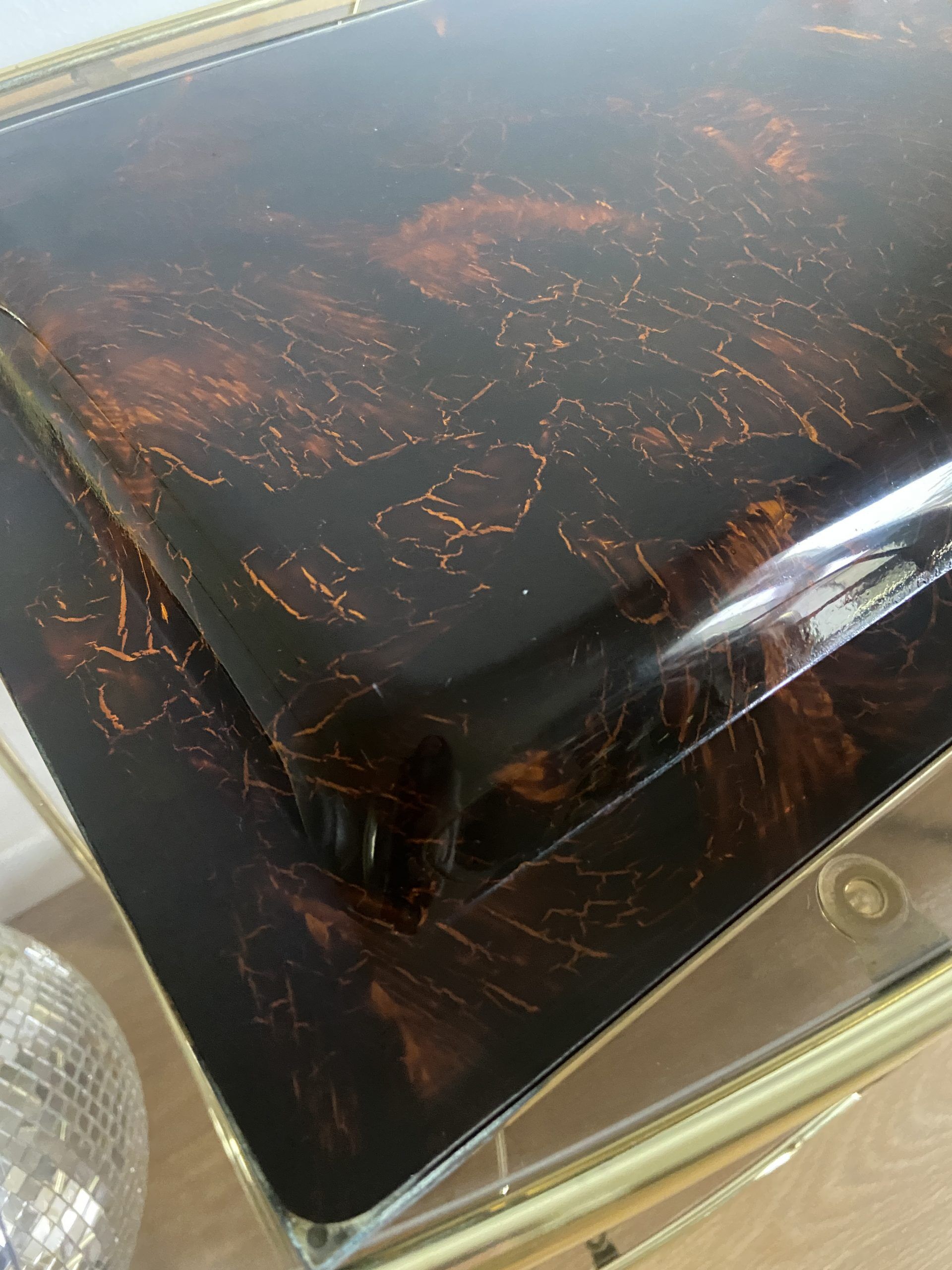 Large serving tray in lucite and brass circa 1970