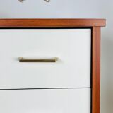 White and wooden chest of drawers