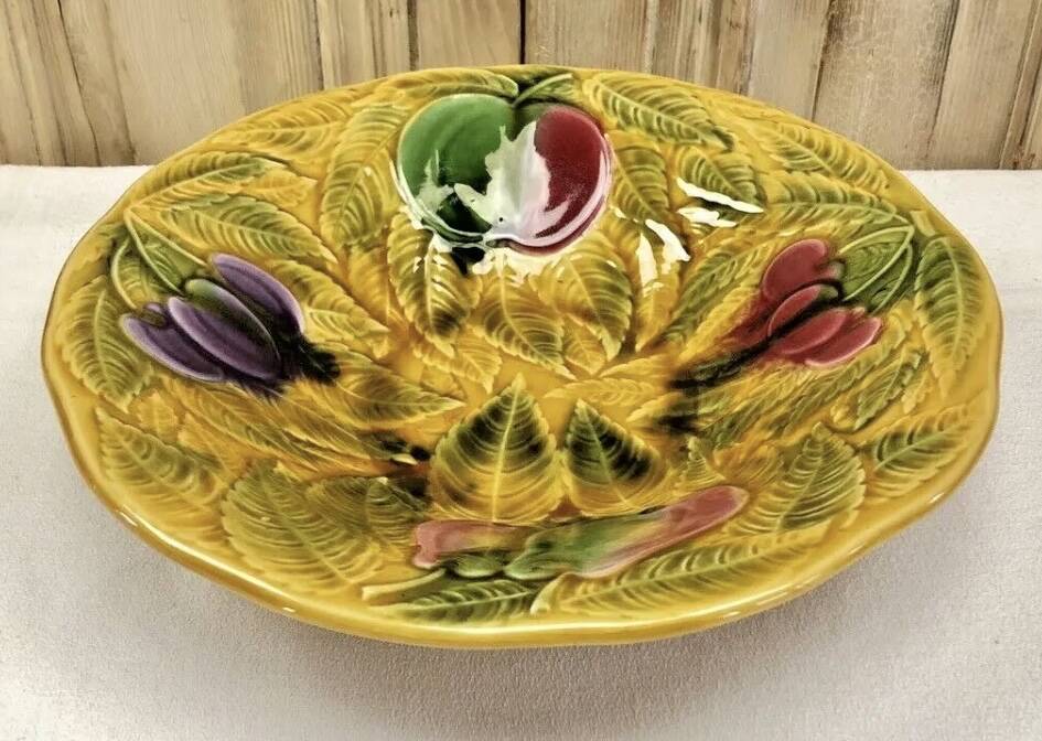 Old Sarreguemines barbotine fruit bowl salad bowl circa 1920