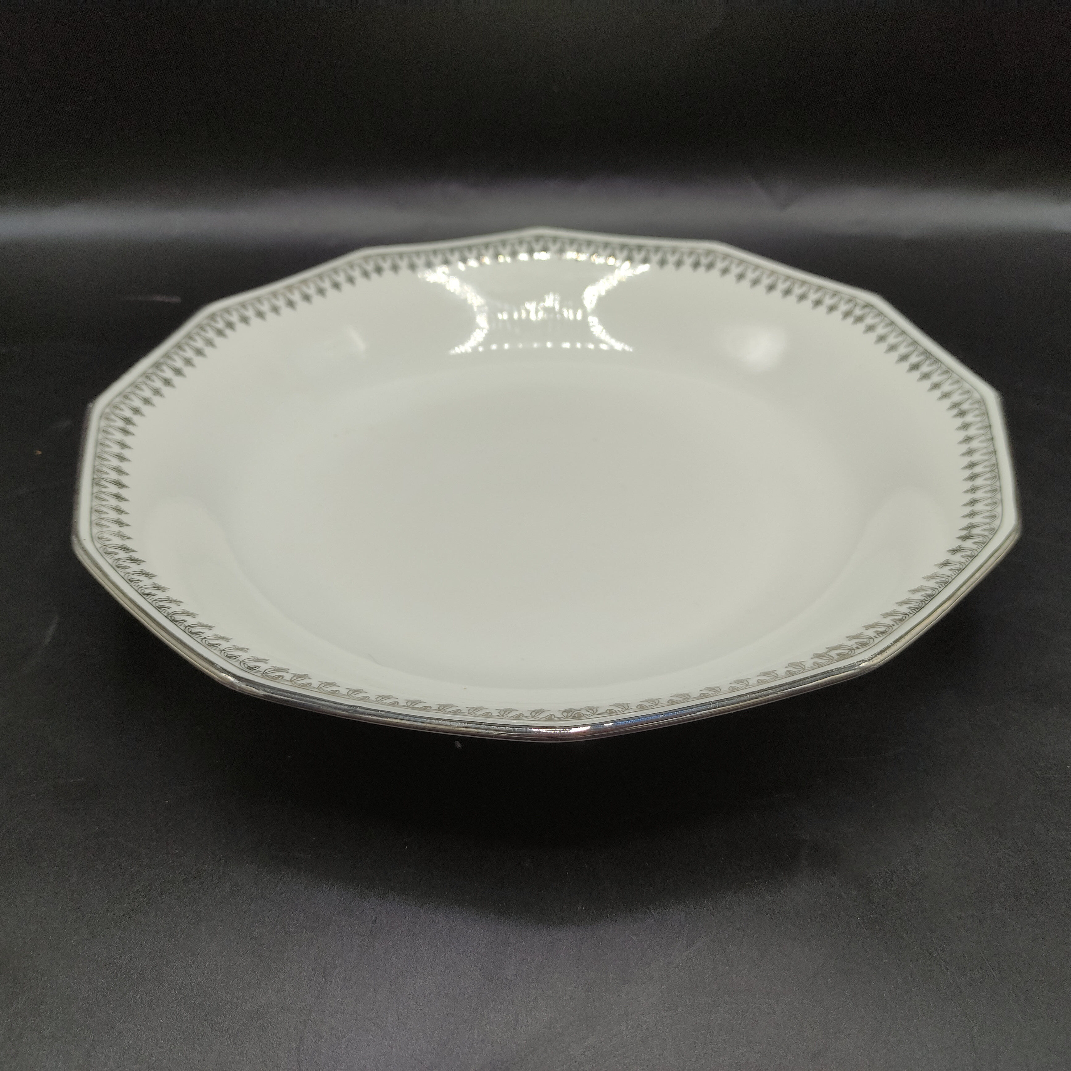 Hollow dish in Limoges porcelain - White and Silver