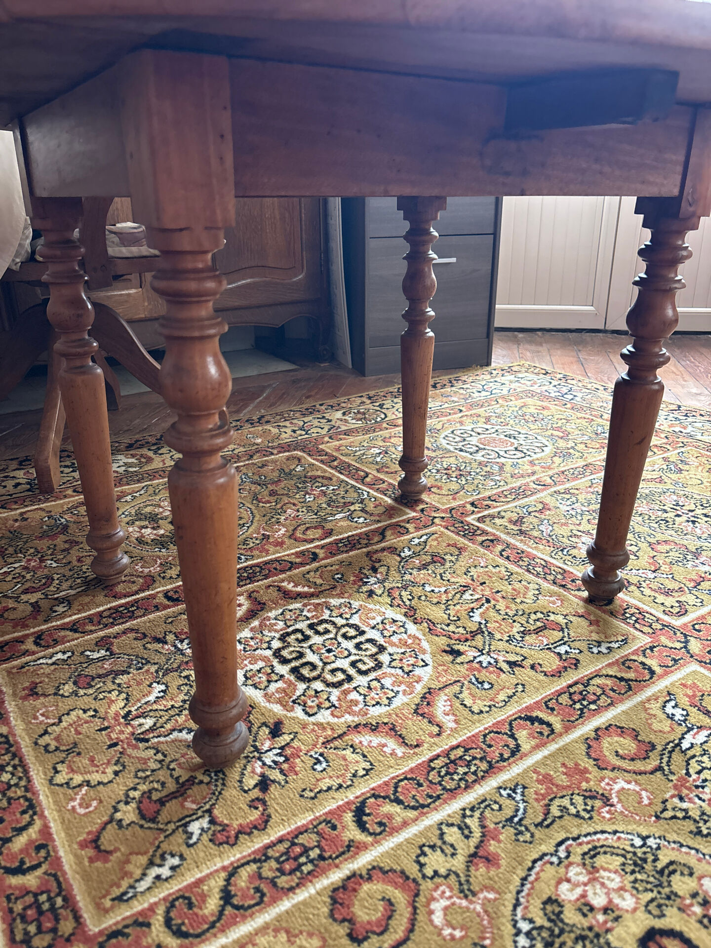 Table ronde en bois