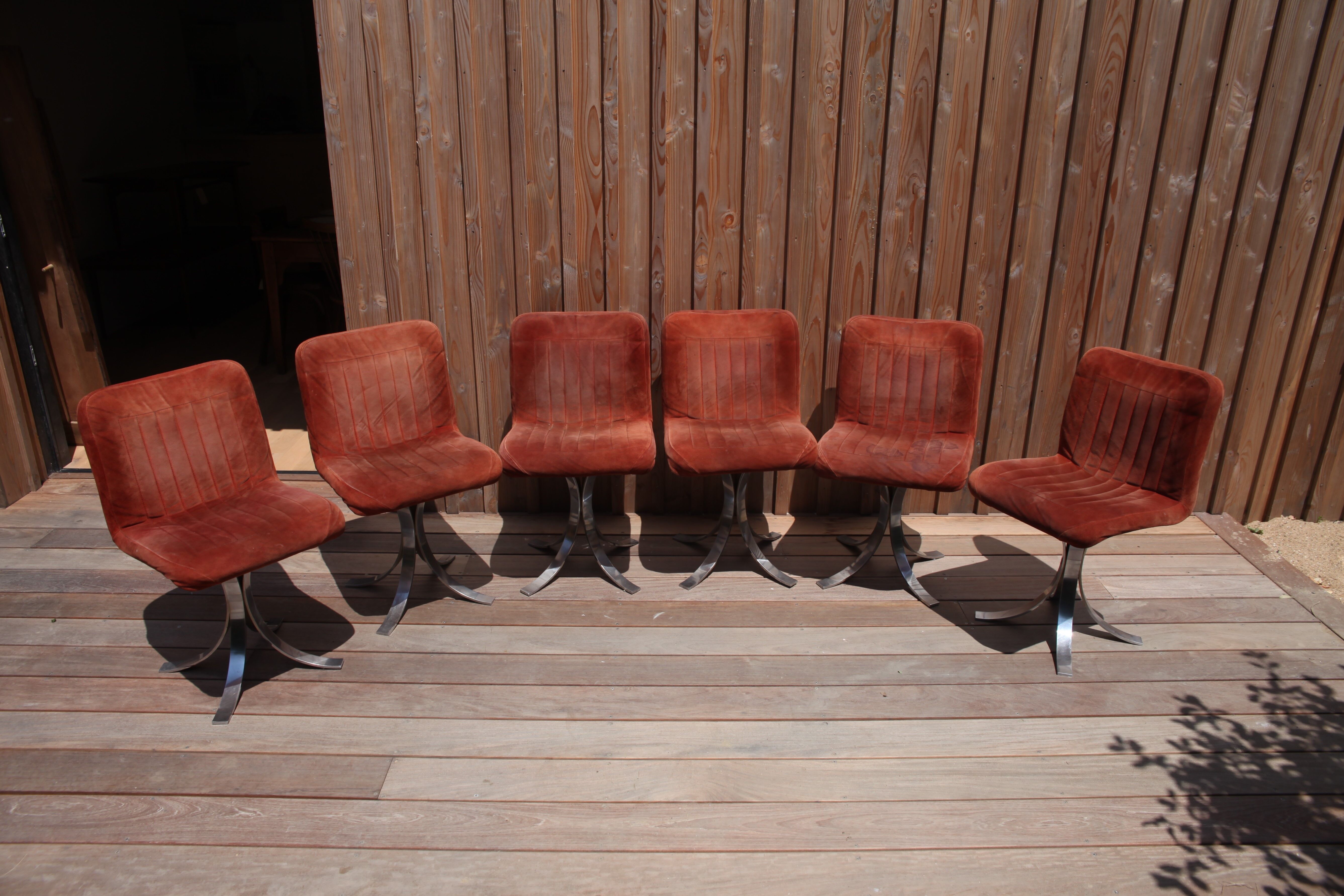 6 cooked chairs and metal base