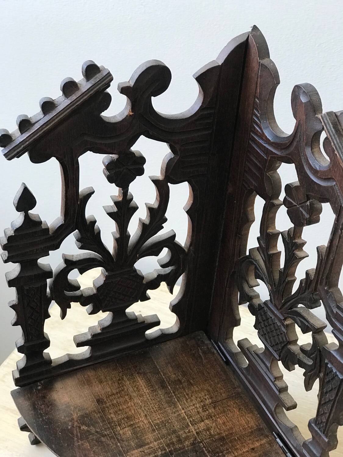 Petite étagère d’angle