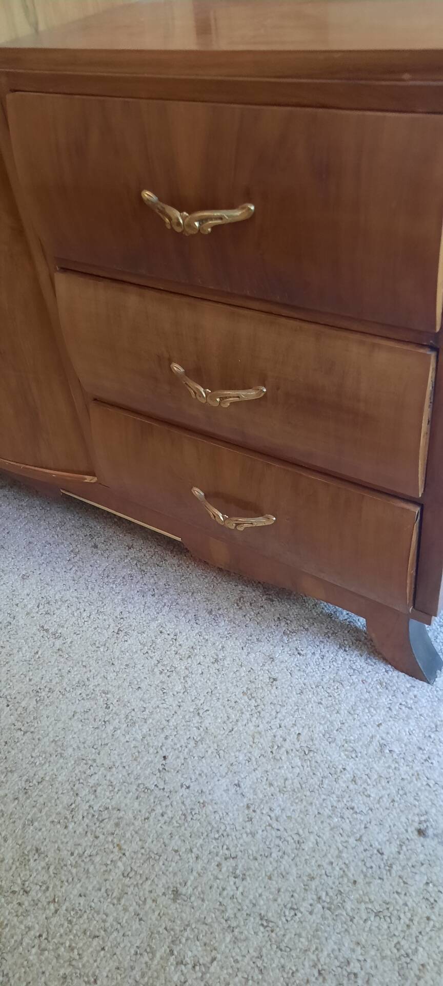 Asymmetrical wardrobe