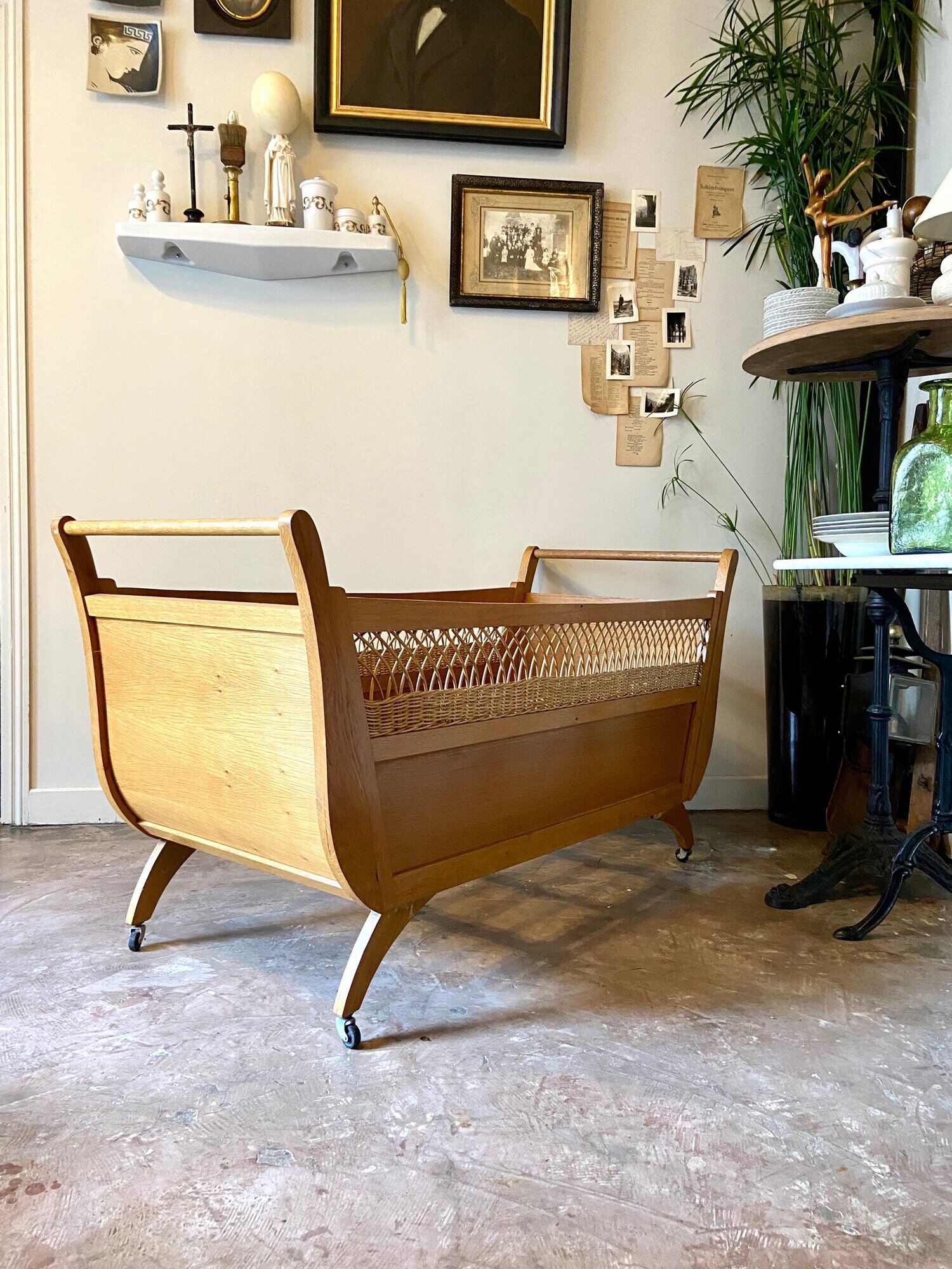 Children's bed in wood and wicker woven on wheels 1960