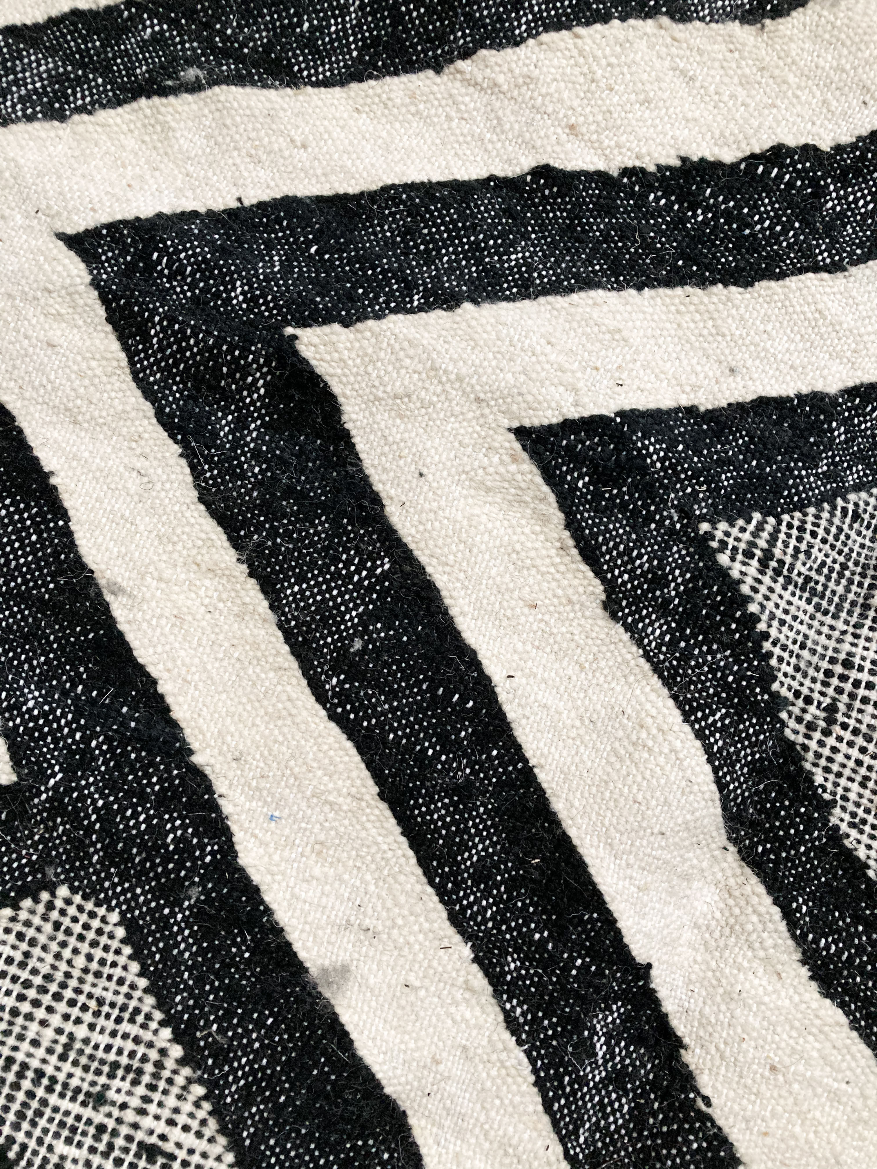 Kilim Berber Moroccan ecru with black graphic patterns 253x158cm