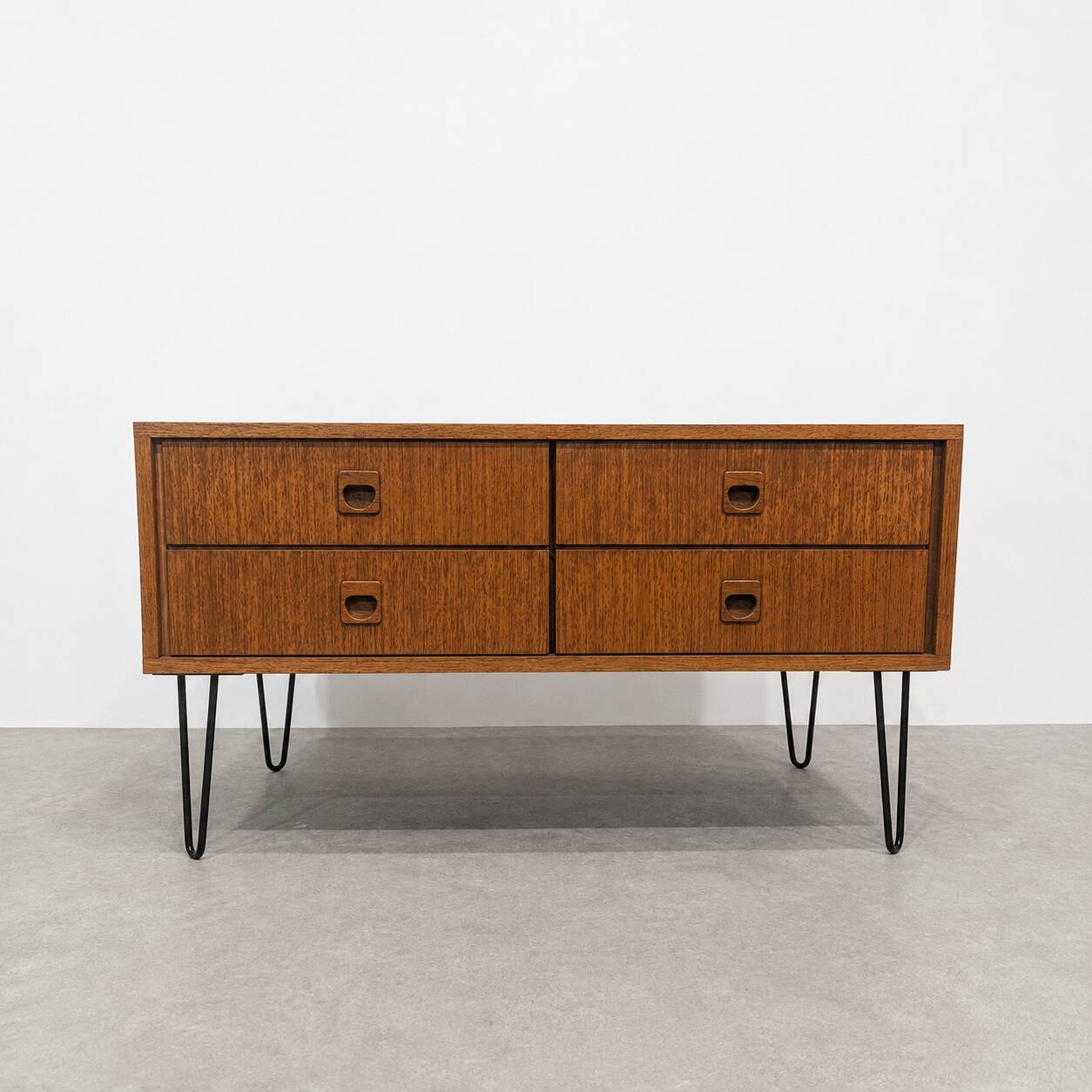 Vintage teak lowboard MDK