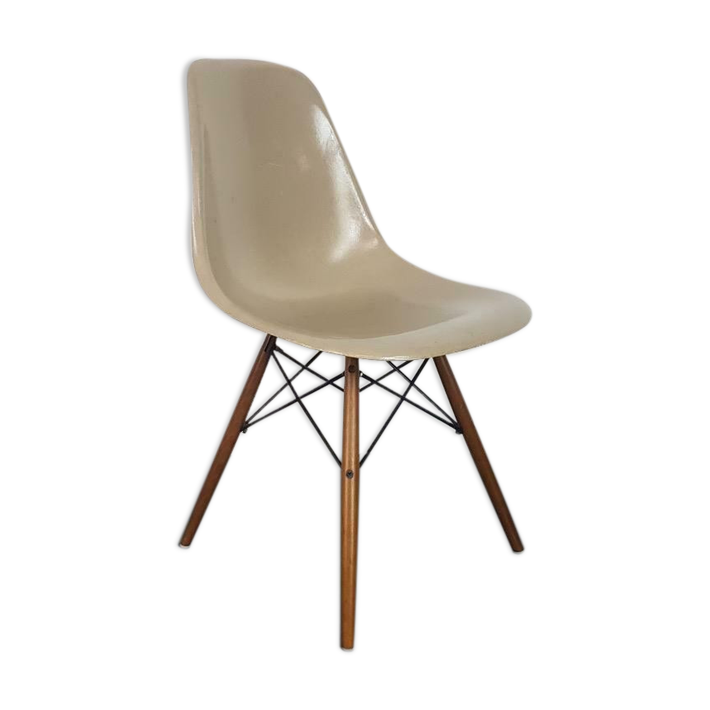 Eames DSW chair for Herman Miller