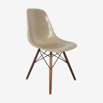 Eames DSW chair for Herman Miller