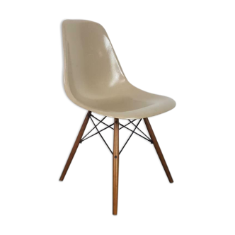 Eames DSW chair for Herman Miller