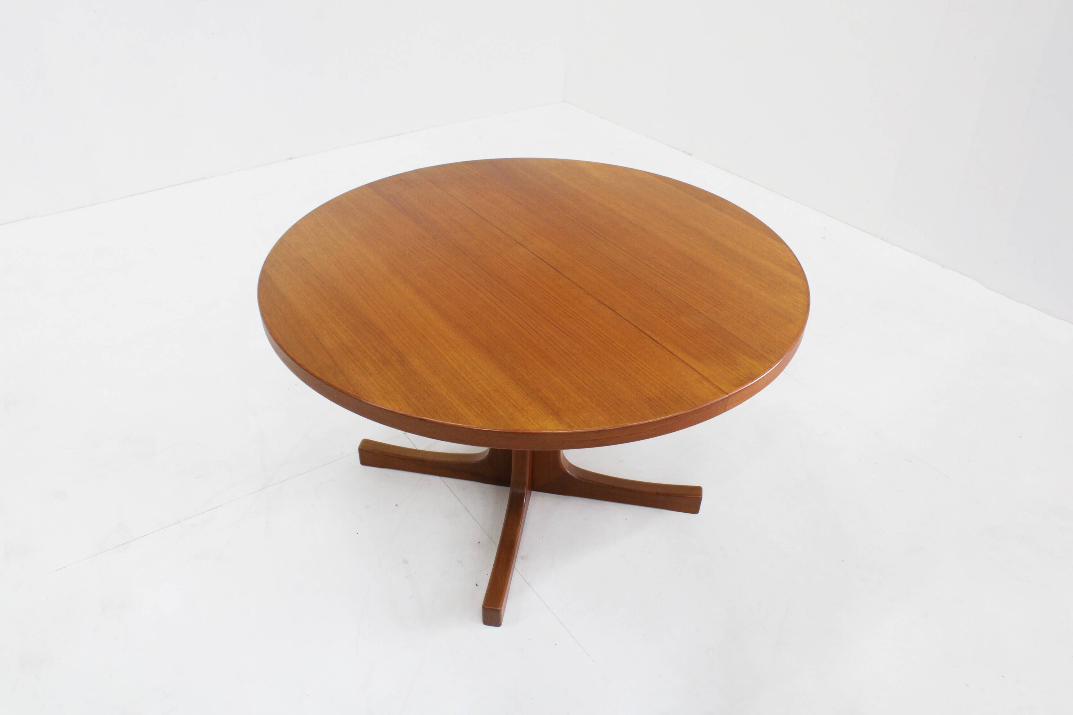 Vintage Danish round extendable dining table teak 1960s