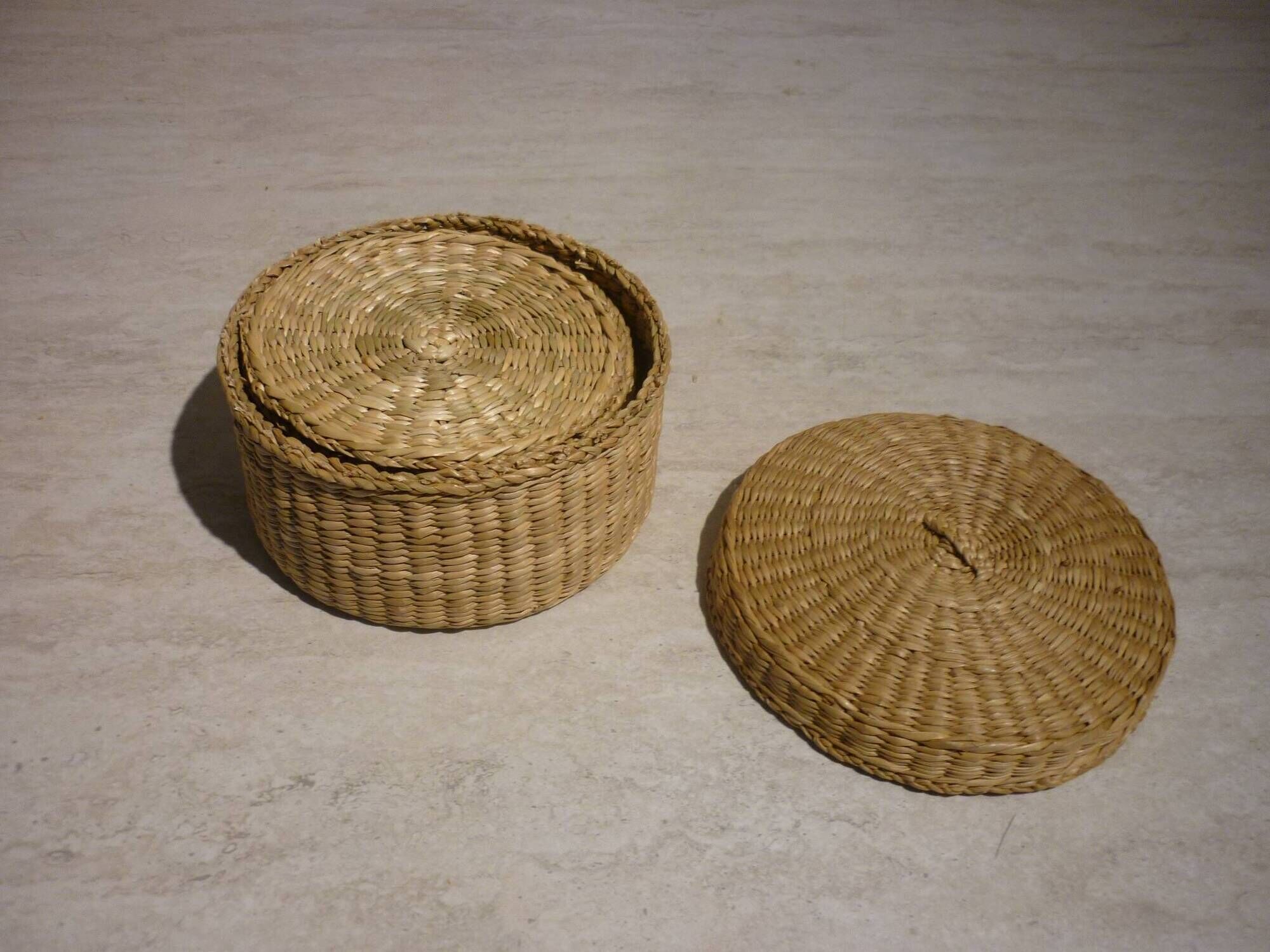 10 coasters in their wicker box