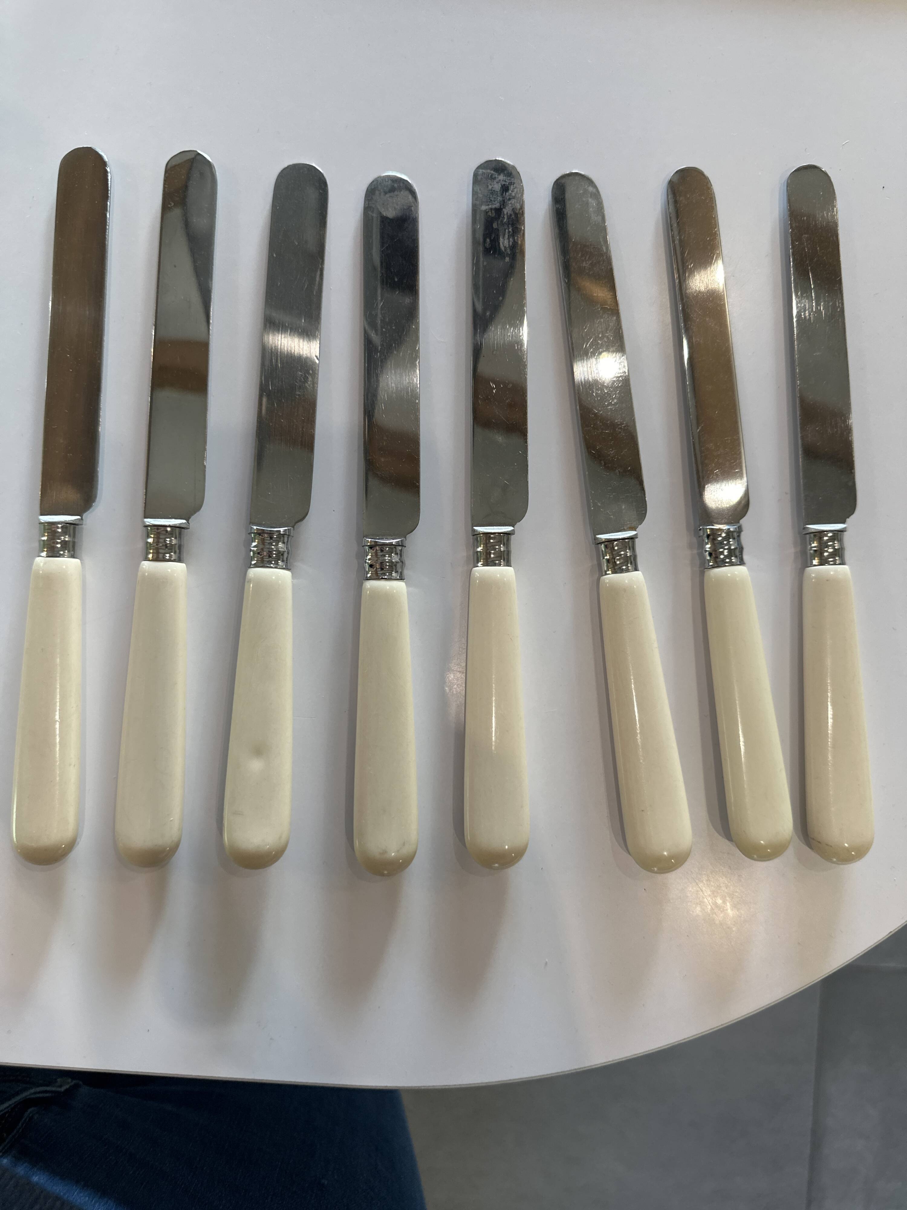 Set of 8 Jean Dubost knives