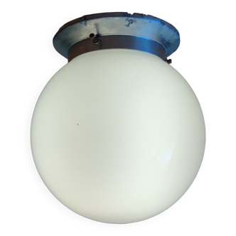 Plafonnier globe en opaline