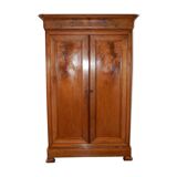 Armoire Louis Philippe en noyer clair