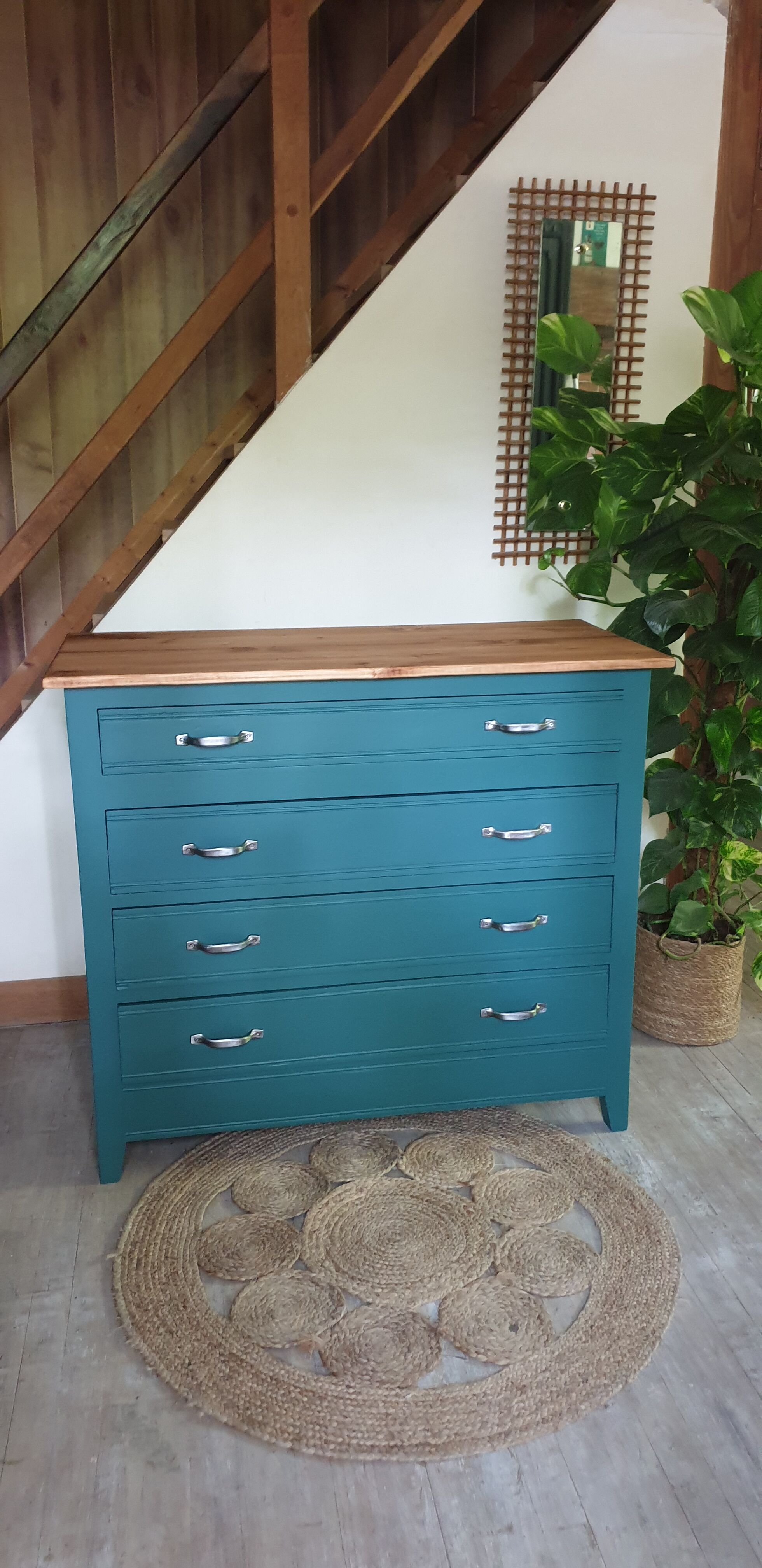 Solid wood chest of drawers