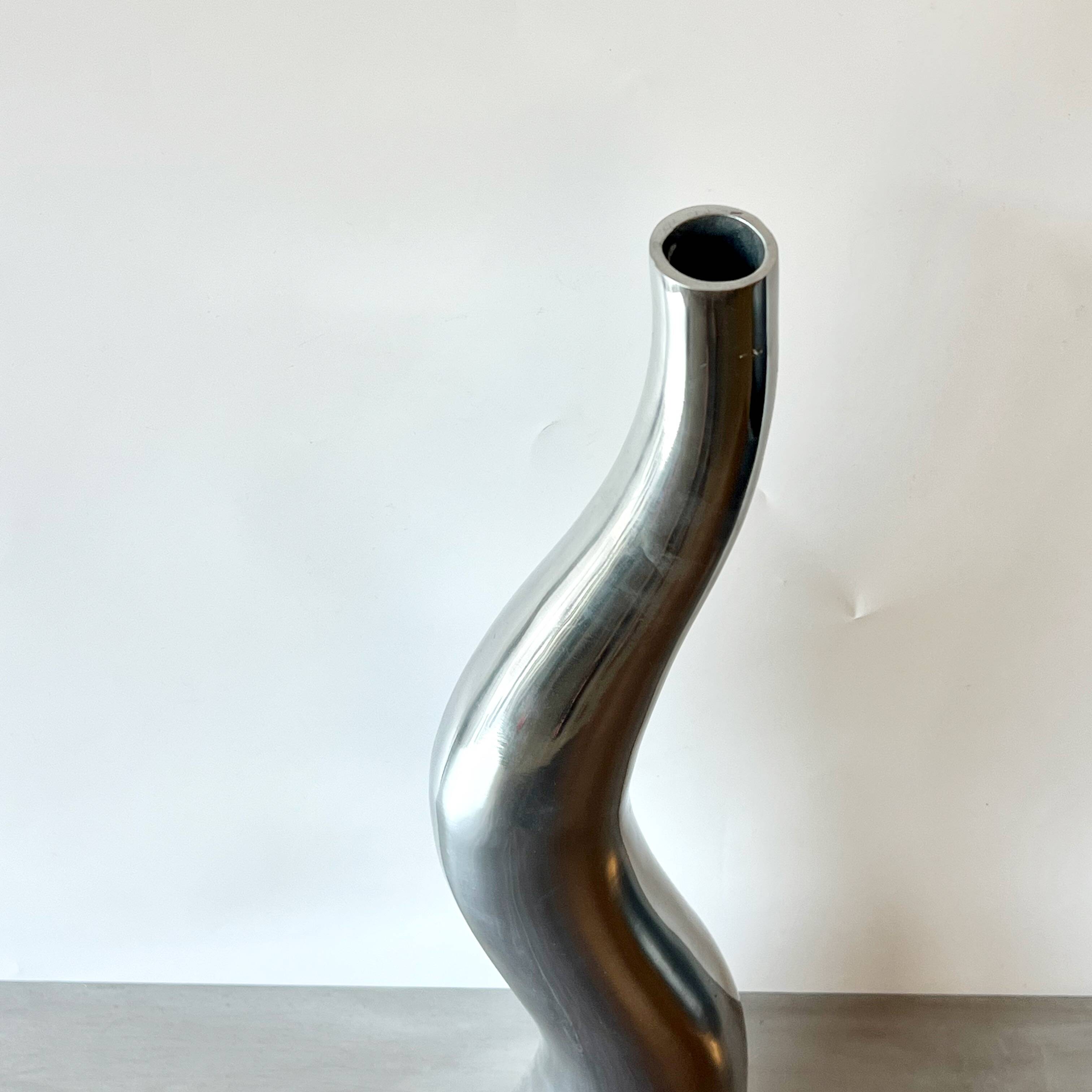 Xxl “tentacule” vase / cast aluminum – 1980s